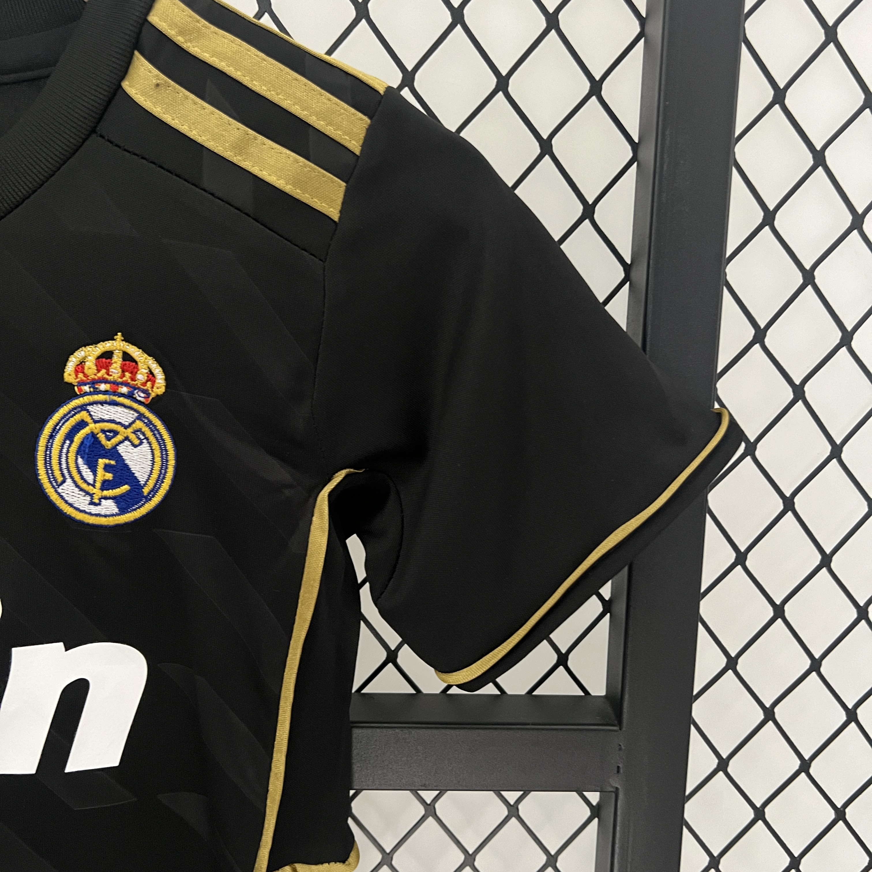 Higojerseys-Retro Real Madrid 11-12 Away Stadium Kids Kit