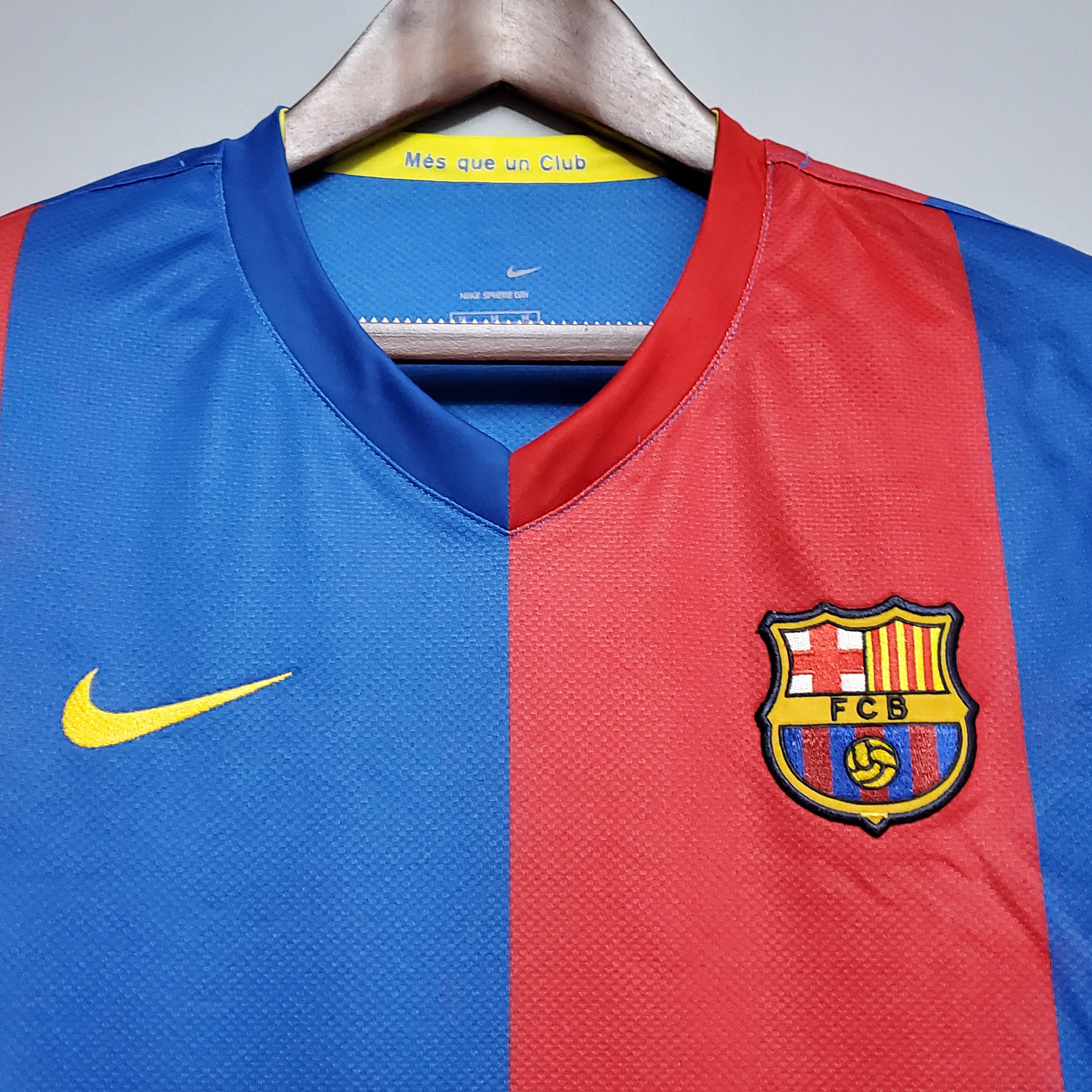 2006/2007 Retro Barcelona Home Football Shirt 1:1 Thai Quality:football jersey mysite: unitedjerseyfootball 邓江浪:football