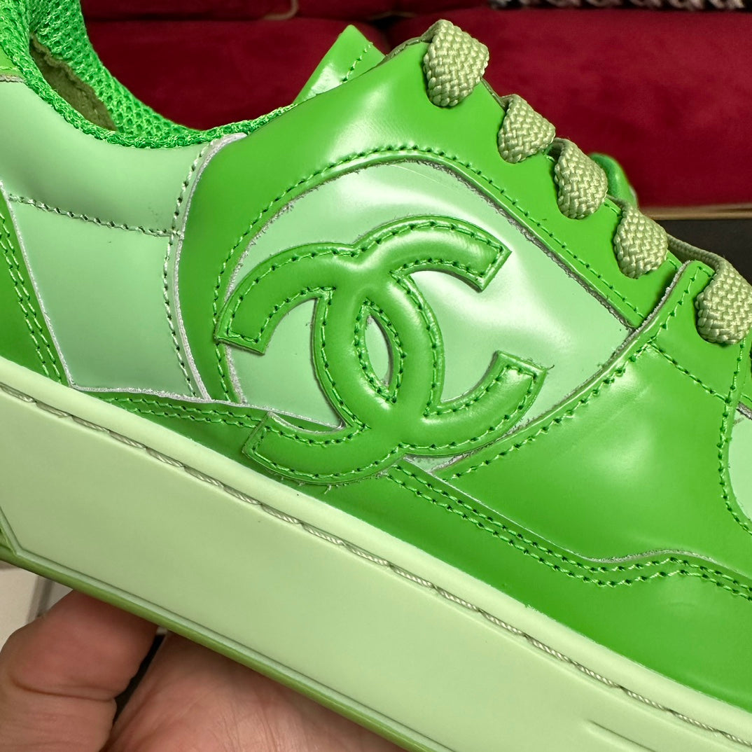 TRAINERS IN LIGHT GREEN SHINY CALFSKIN、mysite、Cacoeks