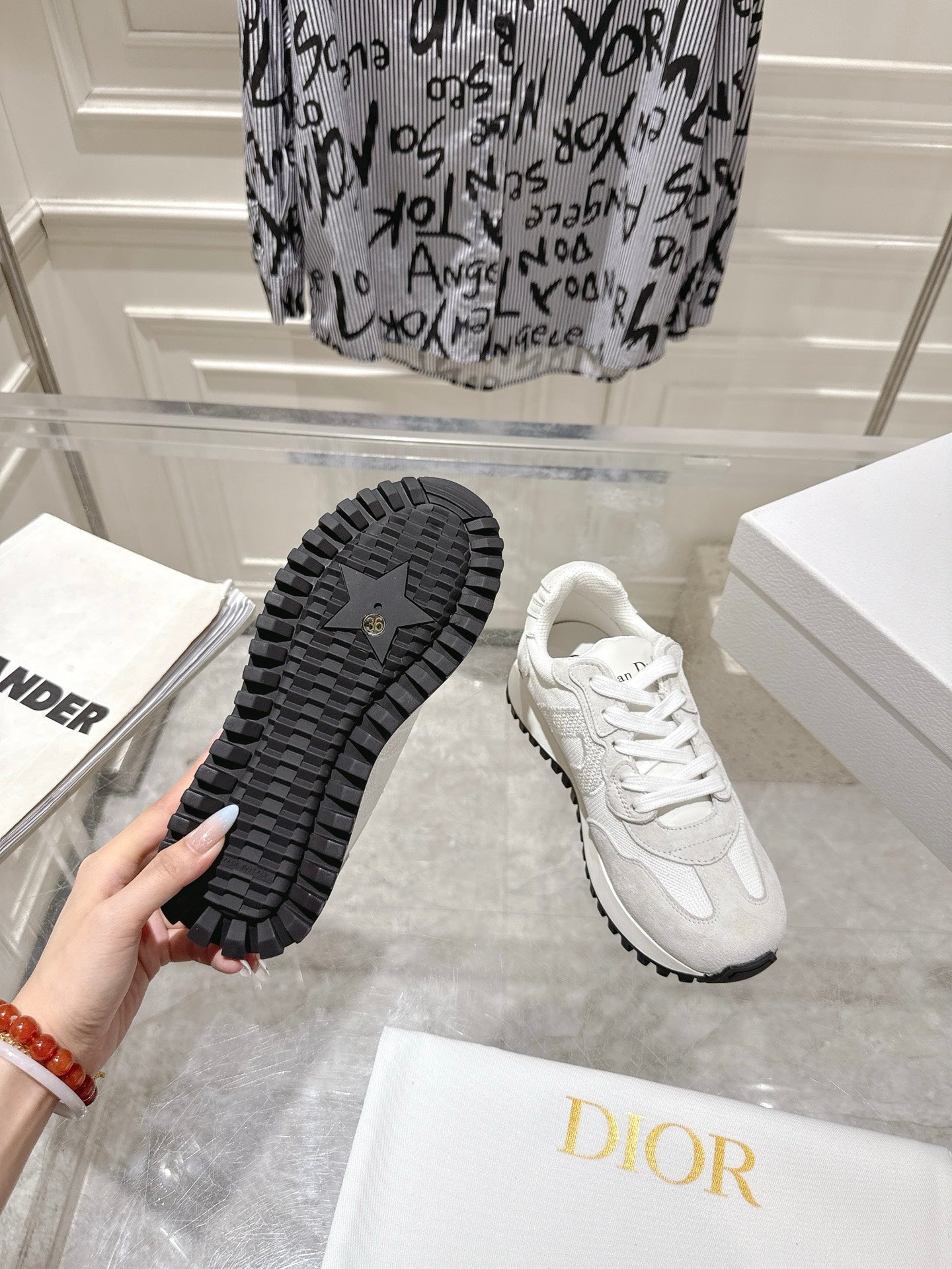 DIOR 25S C'EST DIOR SNEAKER IN WHITE LIGHT GRAY CALFSKIN AND SUEDE、mysite、Cacoeks