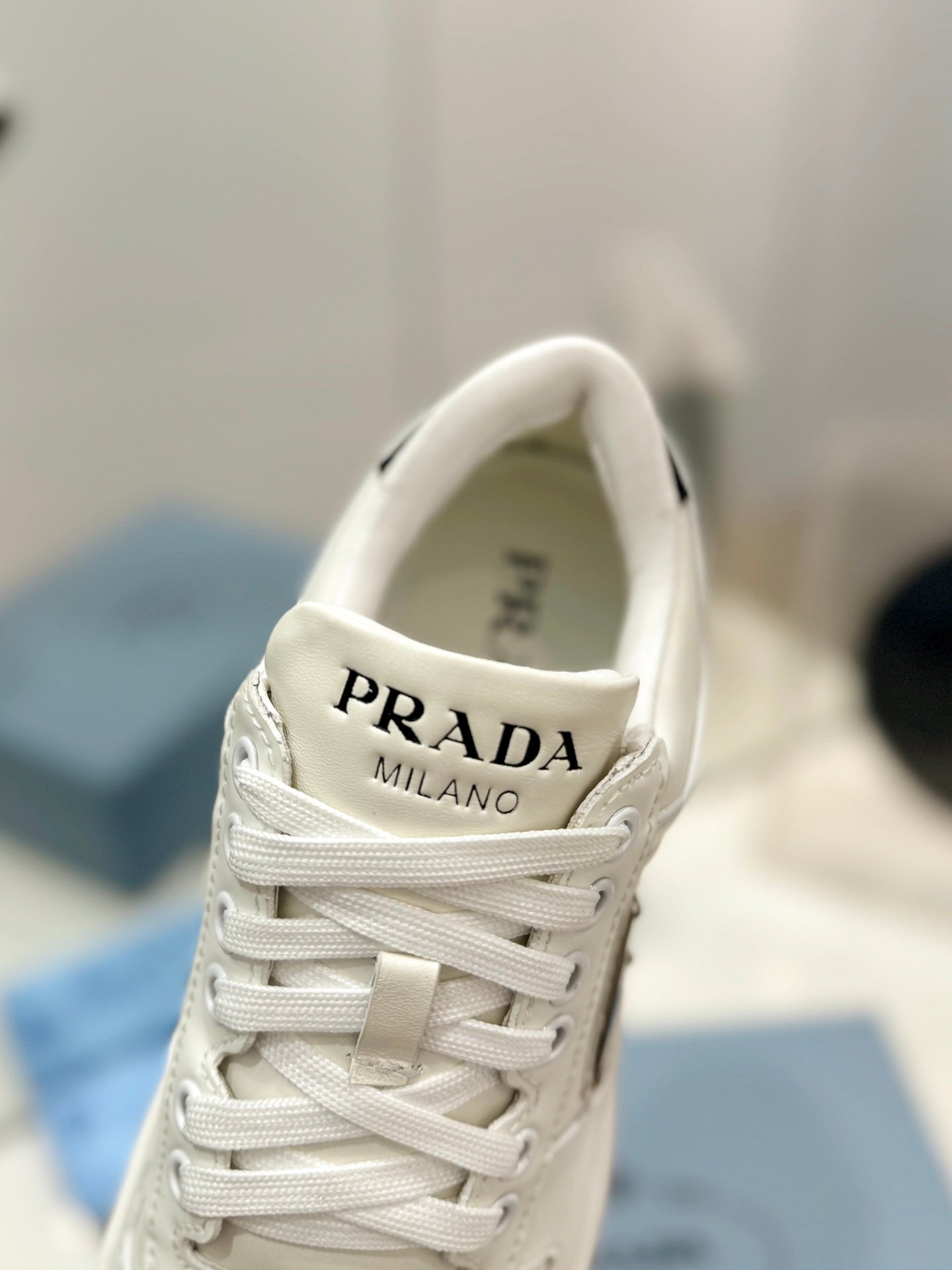 PRA DOWNTOWN PERFORATED SNEAKERS WHITE AND BLACK LOGO CALFSKIN、mysite、Cacoeks