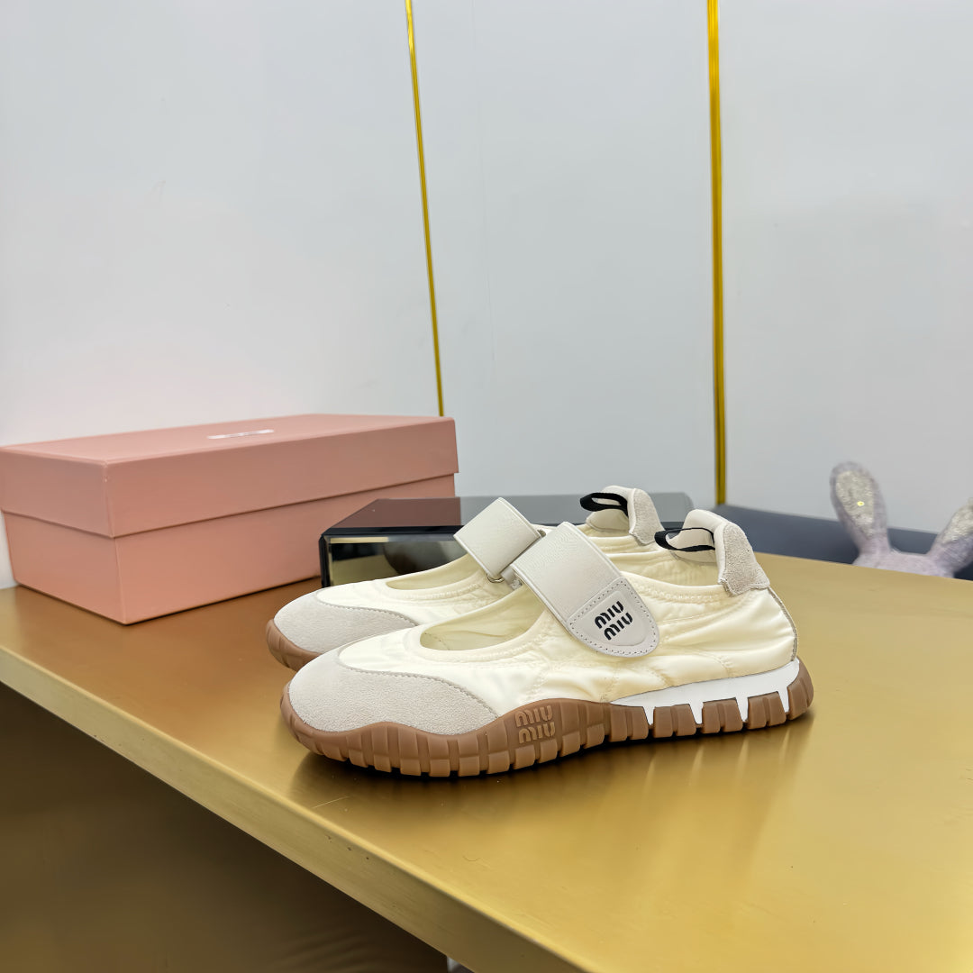 BALLERINAS SHOES IN OFF WHITE TYRE TECHNICAL FABRIC AND GREY SUEDE、mysite、Cacoeks