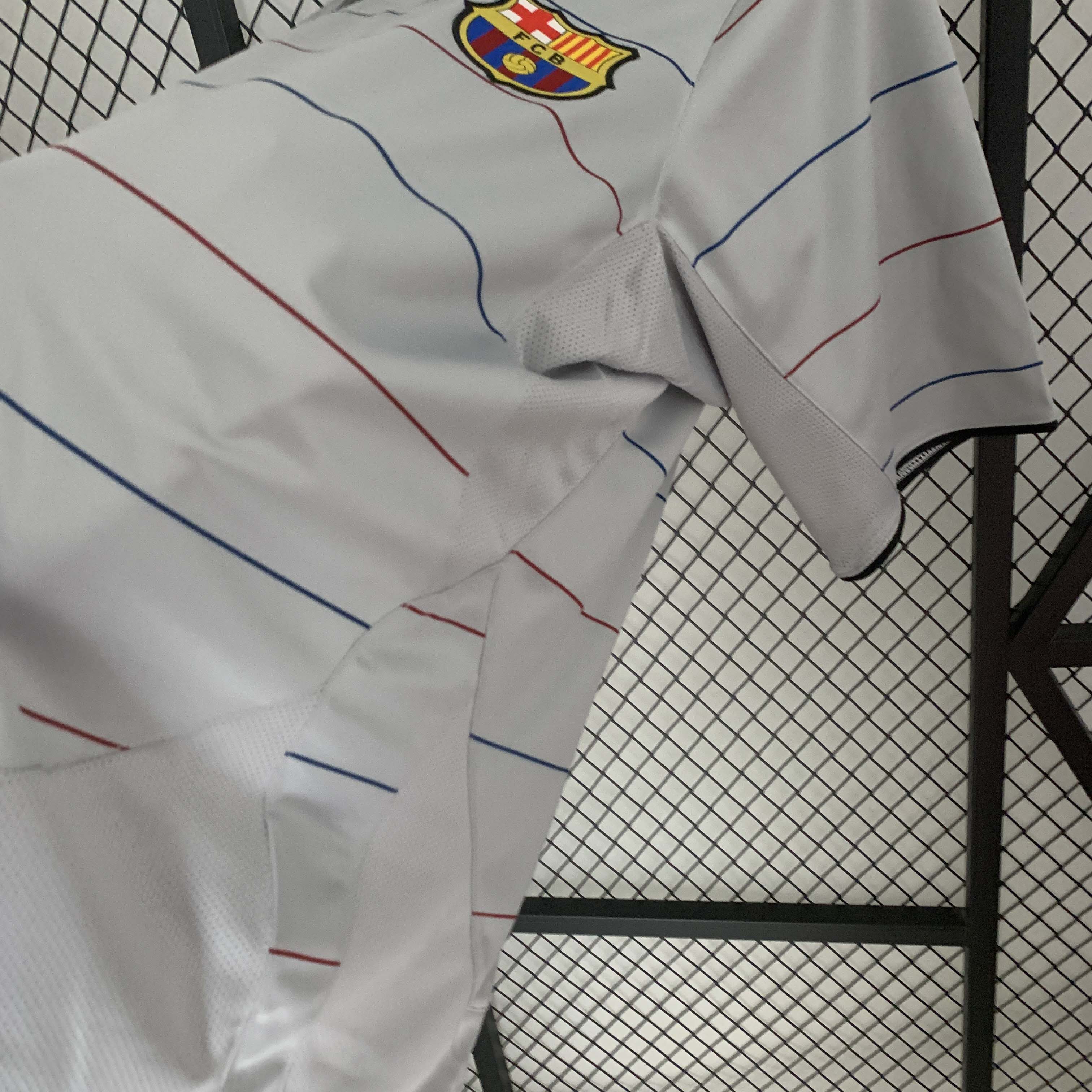 2003/2004 Retro Barcelona Away Football Shirt 1:1 Thai Quality:football jersey mysite: unitedjerseyfootball 邓江浪:football