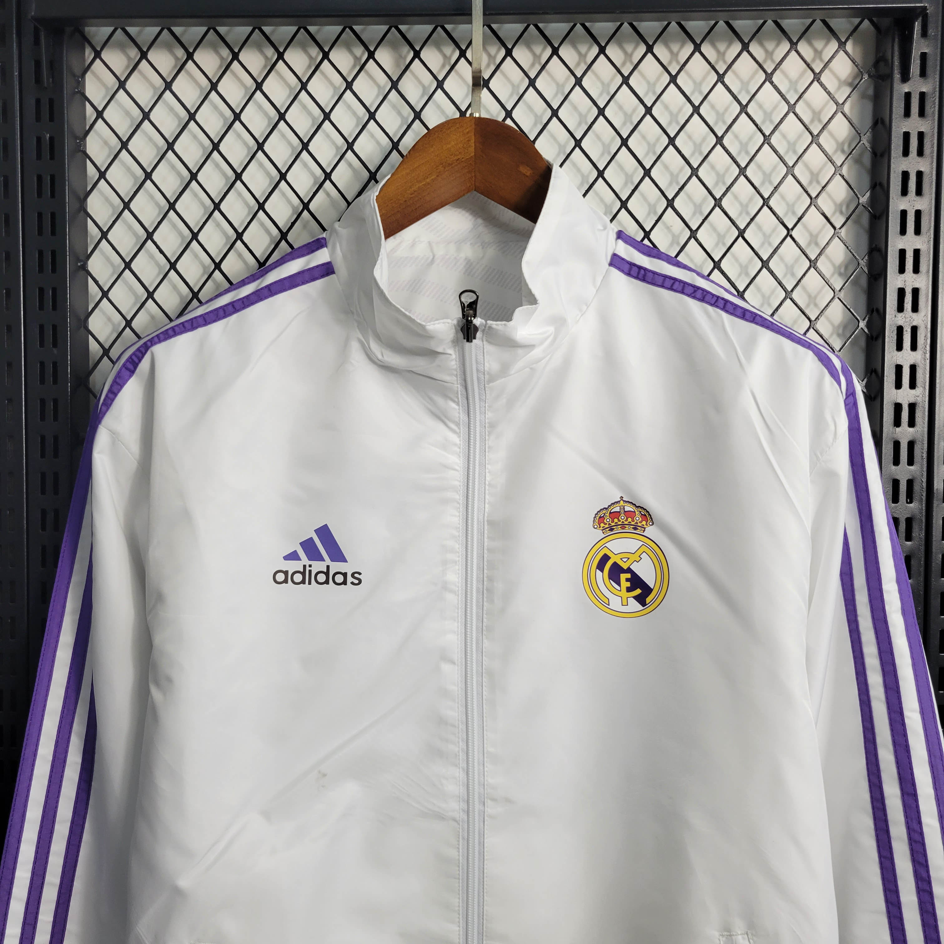 2023/2024 Real Madrid Reversible Windbreaker White:football jersey mysite: unitedjerseyfootball 邓江浪:football
