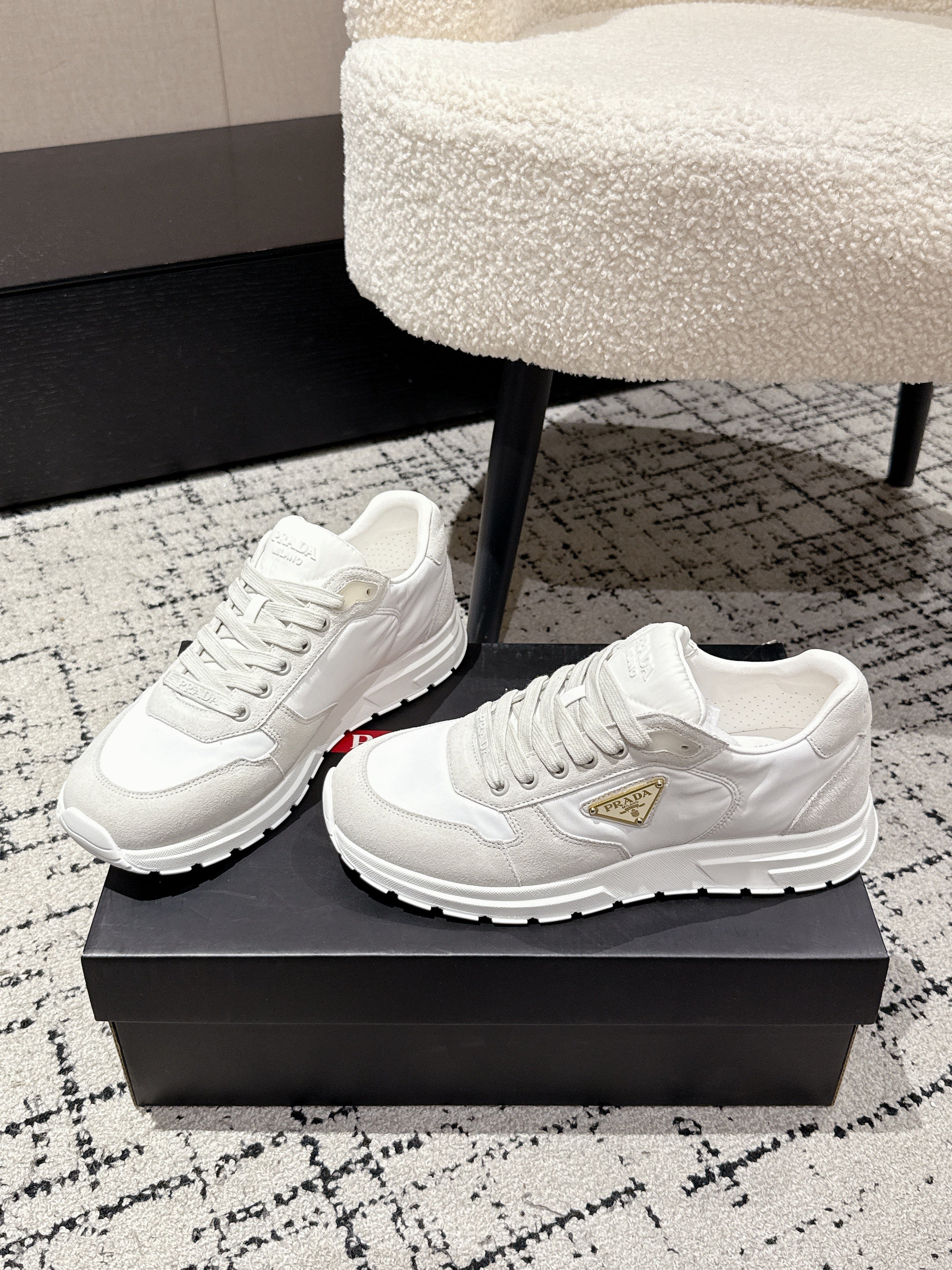 PRADA 25S MEN SNEAKERS LOGO IN WHITE NUBUCK AND CANVAS、mysite、Cacoeks