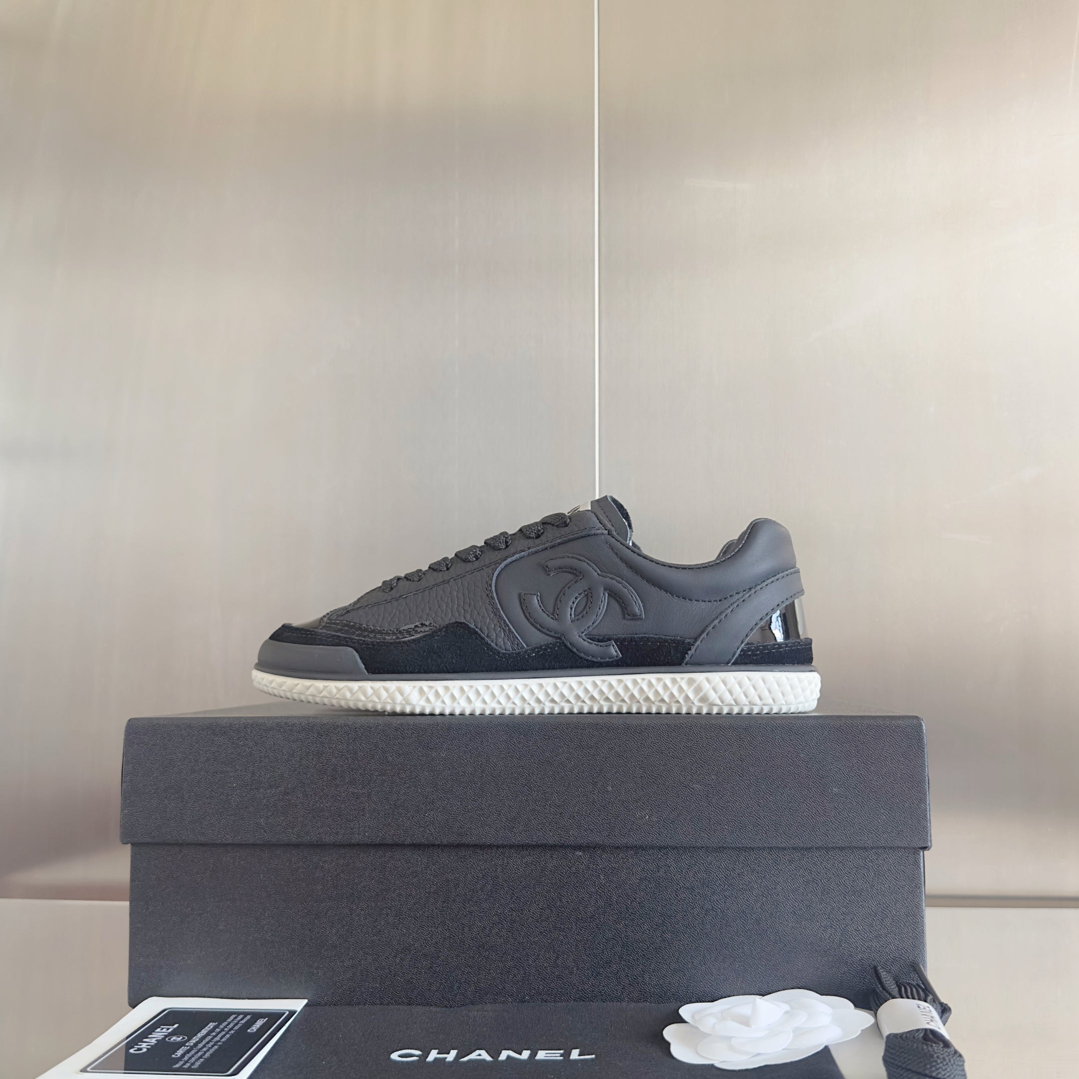 CHANEL 25S SNEAKERS WITH PATENT TOE 20MM IN BLACK CALFSKIN、mysite、Cacoeks
