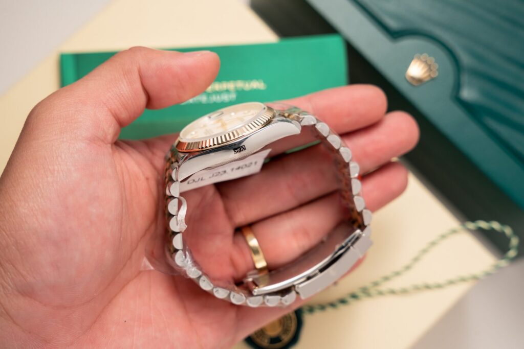 Đồng Hồ Rolex DateJust Mặt Xà Cừ Bọc Vàng Thật Nhà Máy GM 36mm (4)