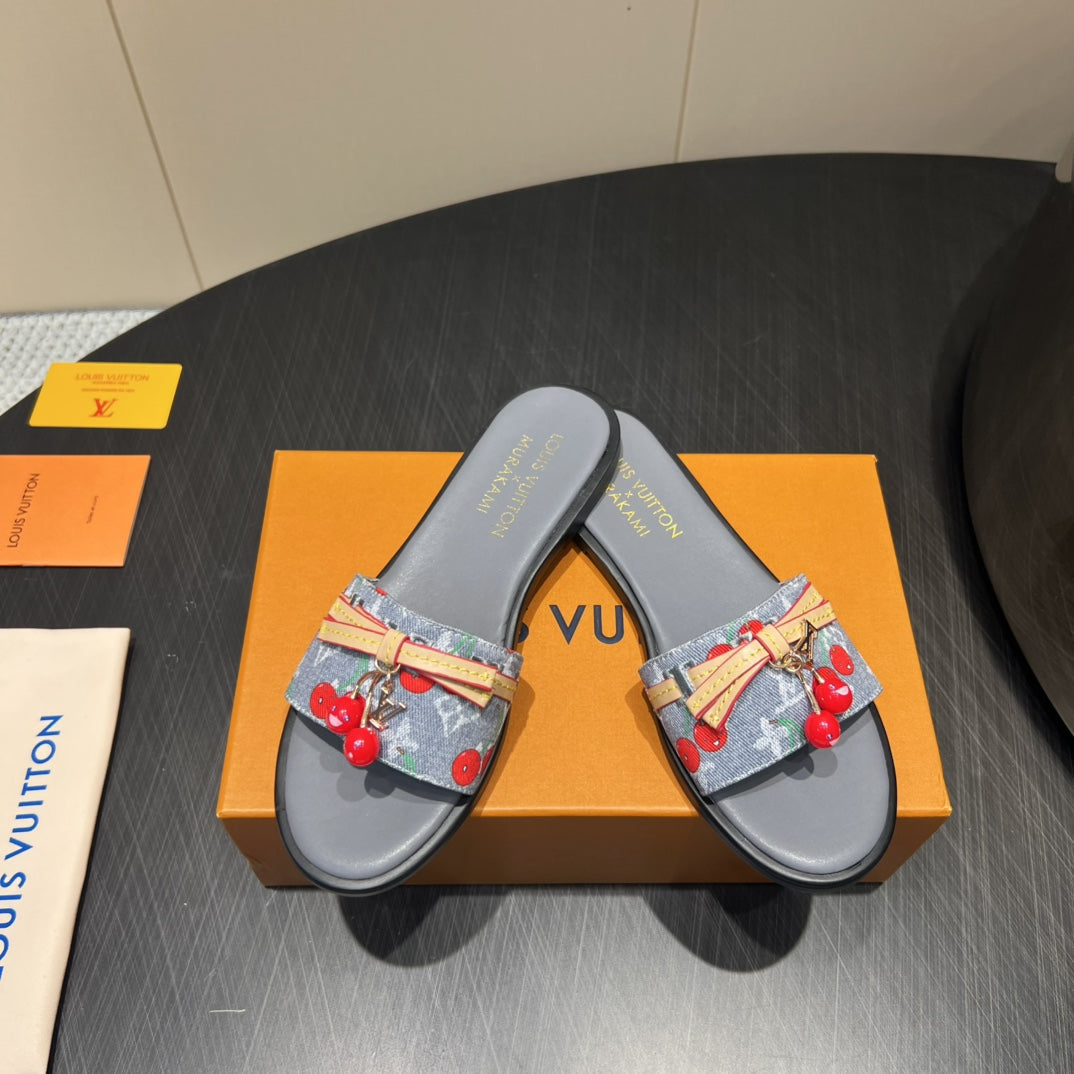 LV SLIDE SANDALS 25S IN GREY DENIM AND CALFSKIN WITH CHERRY BLOSSOM BUCKLE、mysite、Cacoeks