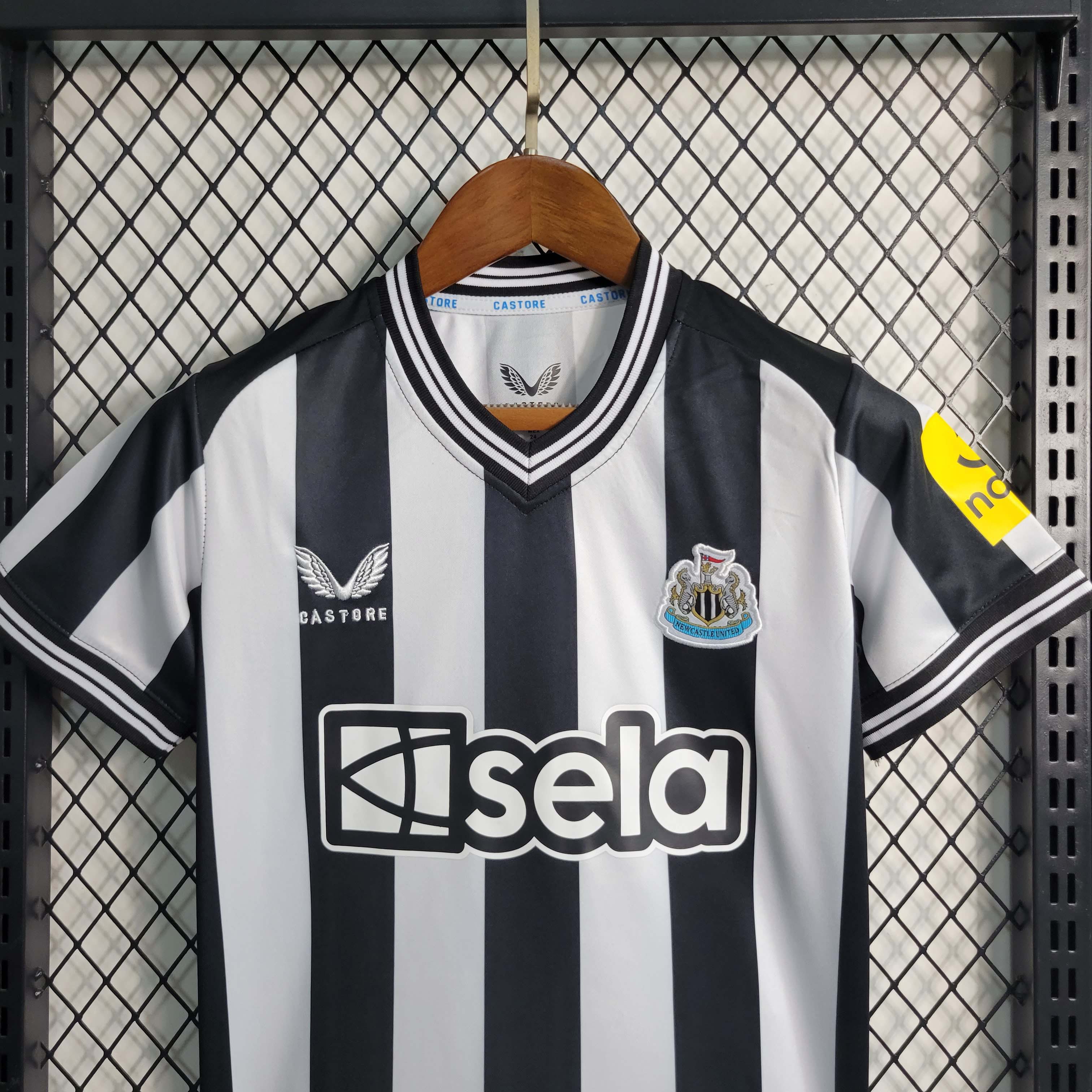 2023/2024 Newcastle United Home Football Jersey Shirt 1:1 Thai Quality Kids Size:football jersey mysite: unitedjerseyfootball 邓江浪:football