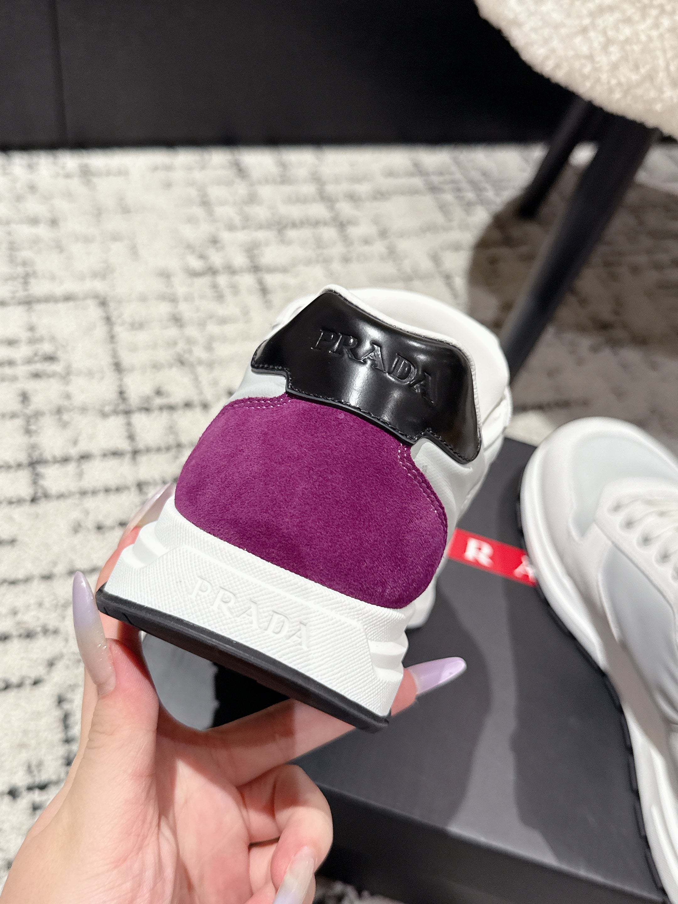 PRADA 25S MEN SNEAKERS LOGO IN WHITE AND MULBERRY NUBUCK AND CANVAS、mysite、Cacoeks