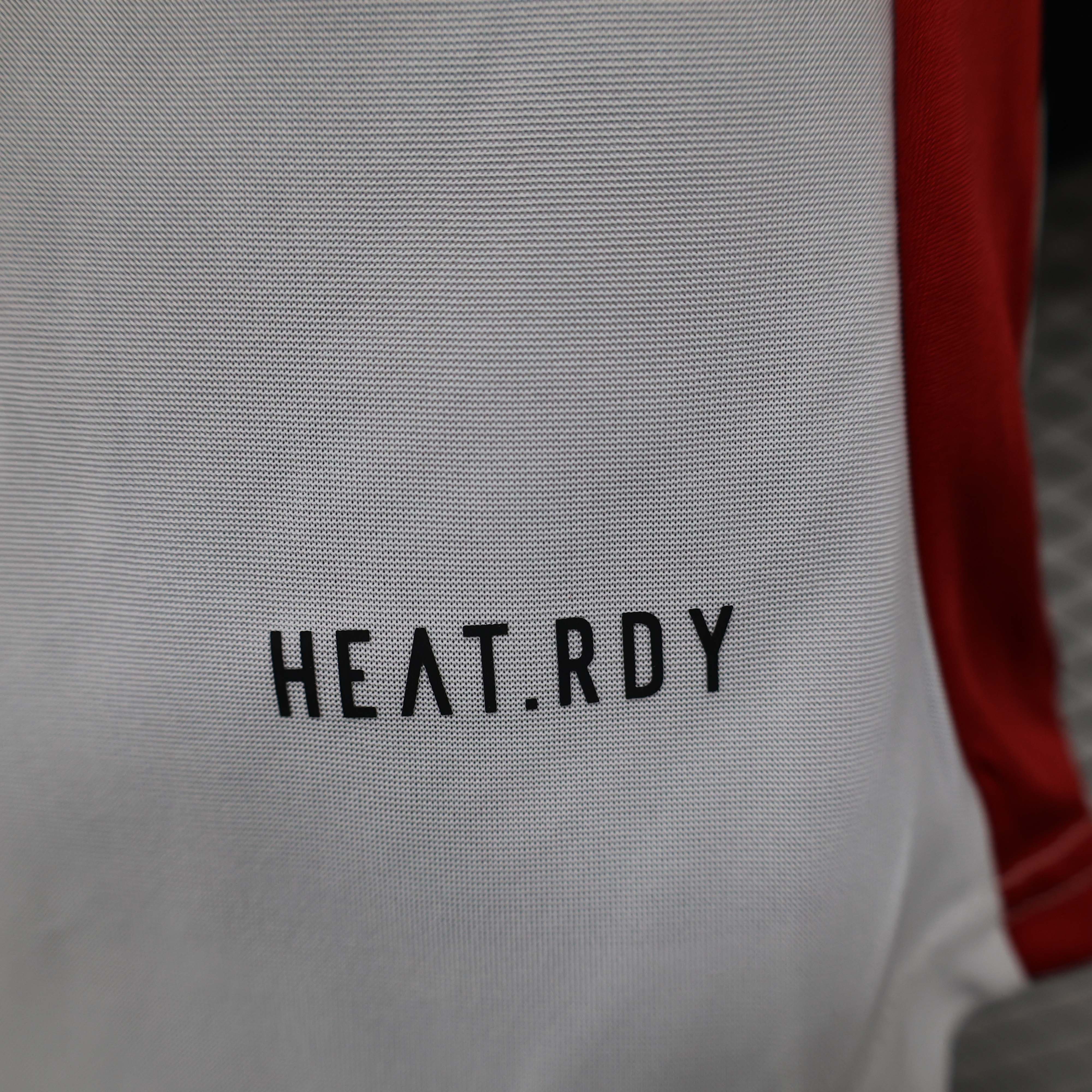 2024/2025 Player Version Manchester United Pre-race suit Football Shirt 1:1 Thai Quality:football jersey mysite: unitedjerseyfootball 邓江浪:football