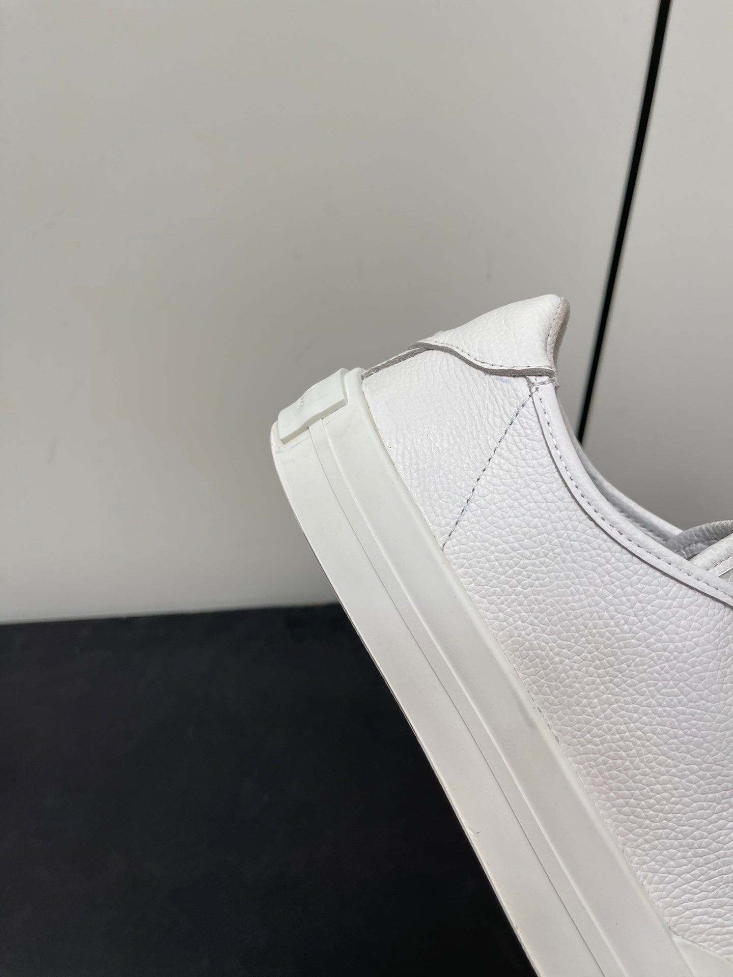 LP CLASSIC BISCUIT SNEAKERS WHITE WITH MULTI-COLOR LACES CALFSKIN、mysite、Cacoeks