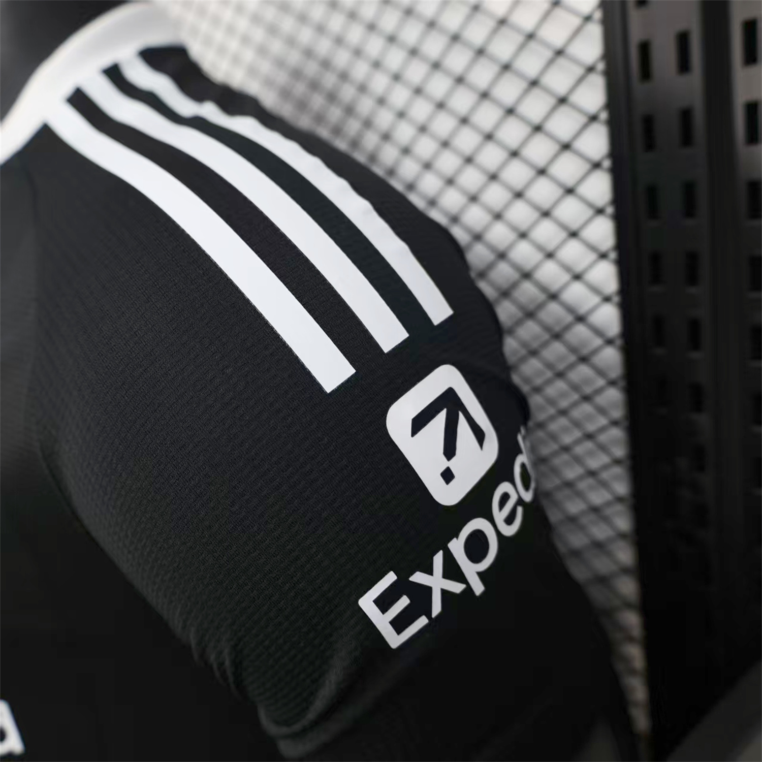 UltraTrikot-Liver.pool 25-26 Black Trefoil Goalkeeper Jersey - Player Version