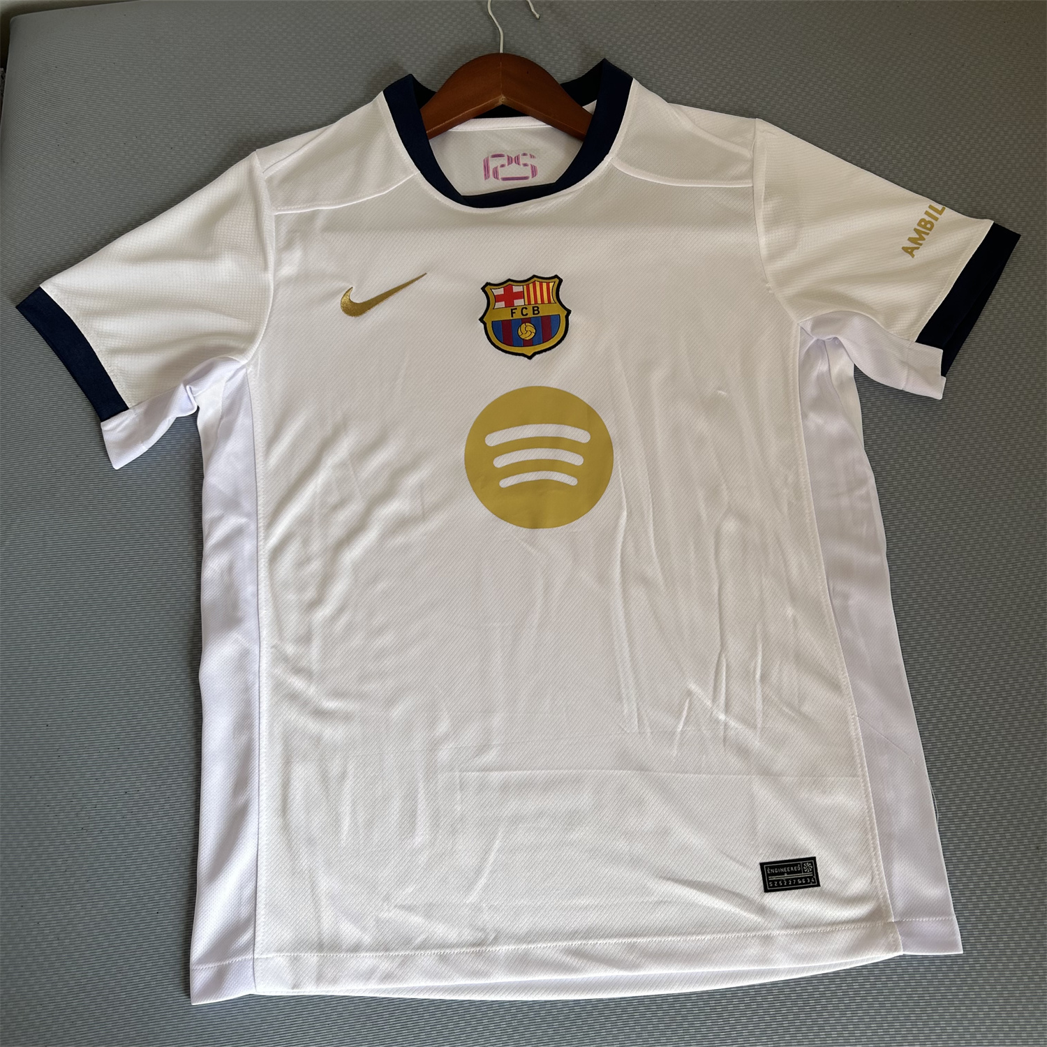 UltraTrikot-Barcelona 24-25 White GK Pre-match Training Jersey - Fans Version