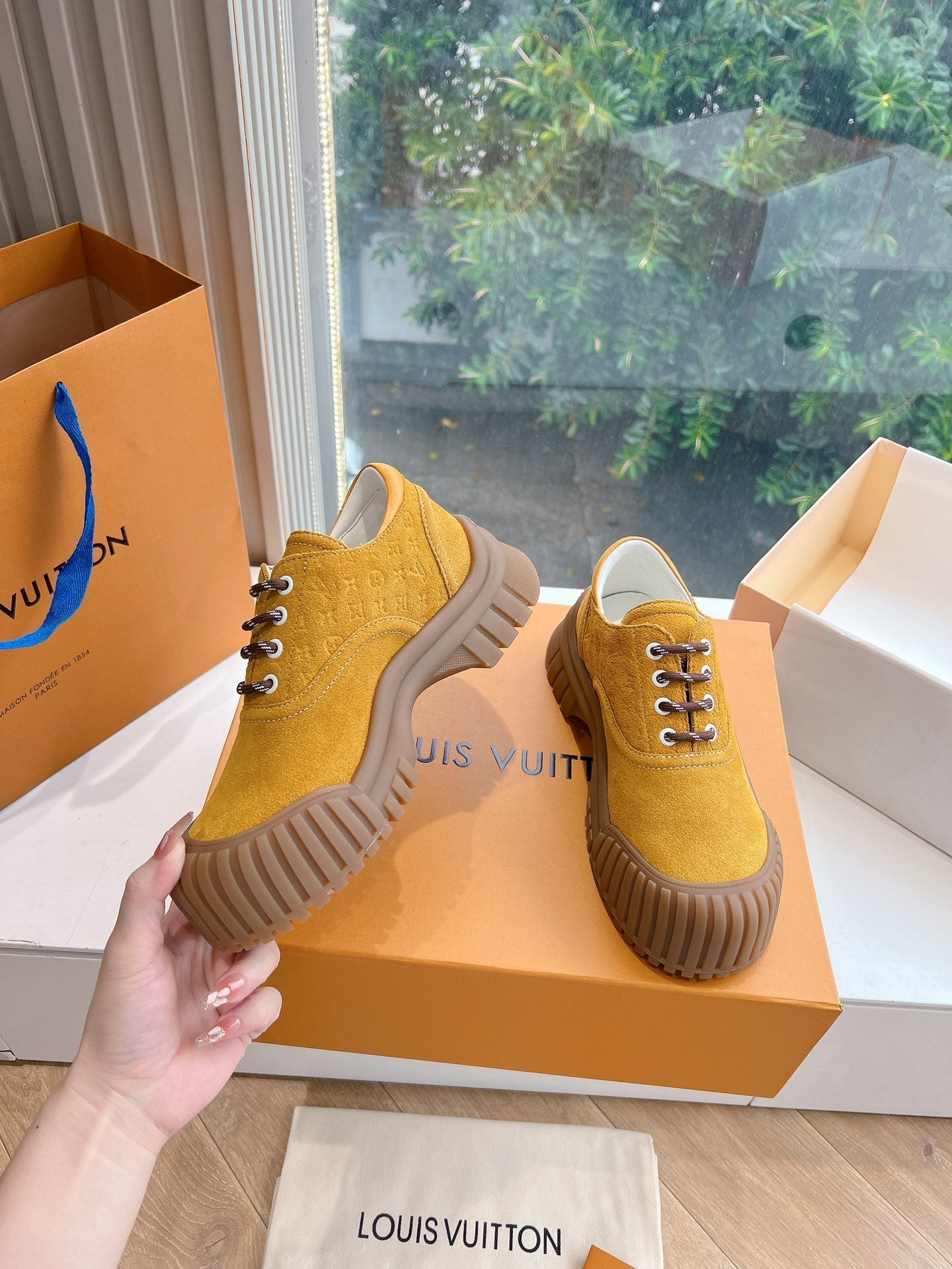 LV ARCHLIGHT SKATE SNEAKER IN HARVEST GOLD EMBOSSED SUEDE、mysite、Cacoeks