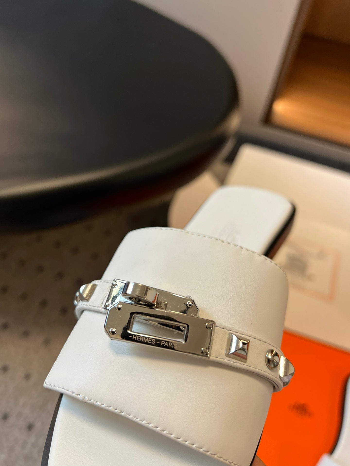 GIULIA FLAT SANDAL IN WHITE CALFSKIN、mysite、Cacoeks