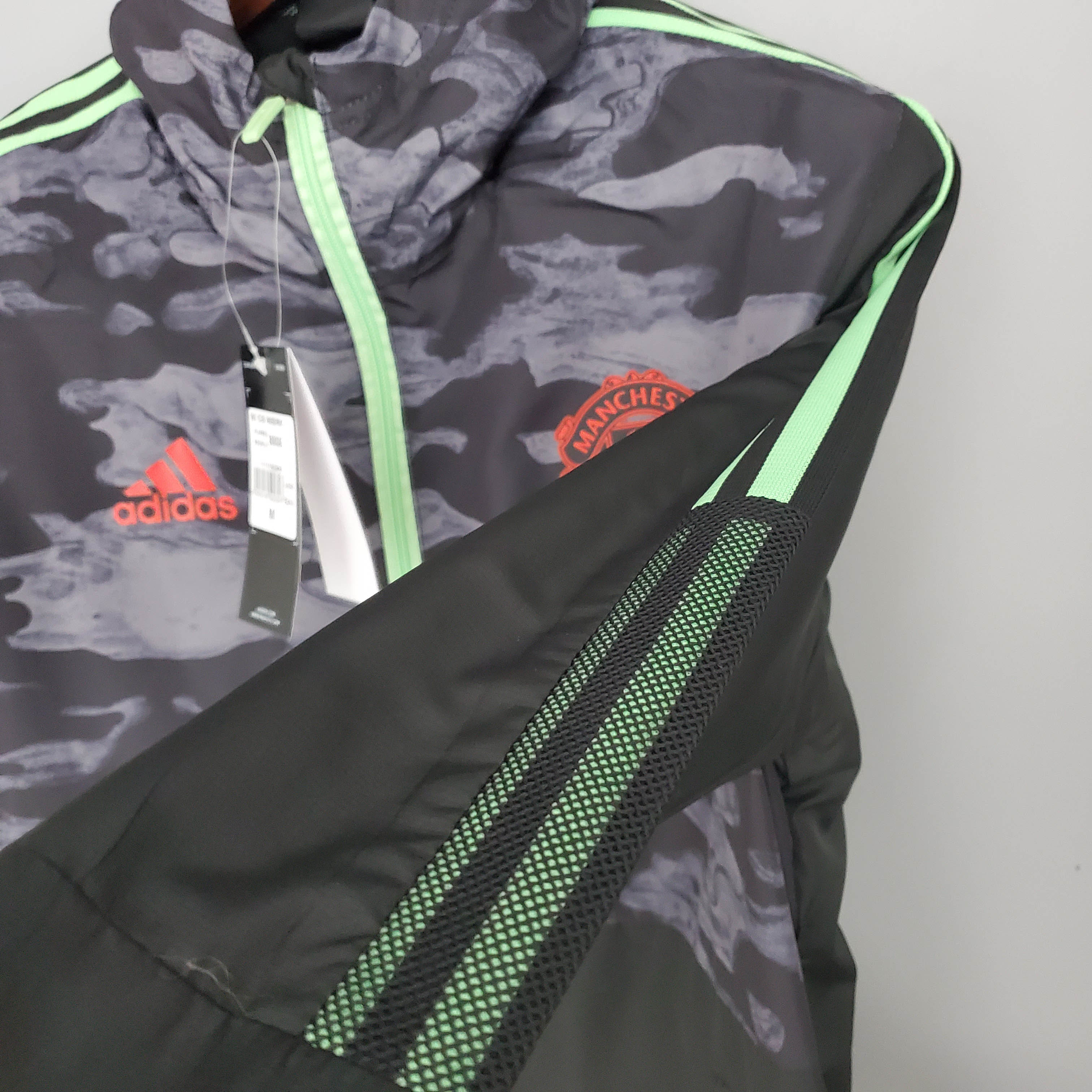 2021/2022 Manchester United Jersey Windbreaker Black And Grey Camouflage:football jersey mysite: unitedjerseyfootball 邓江浪:football