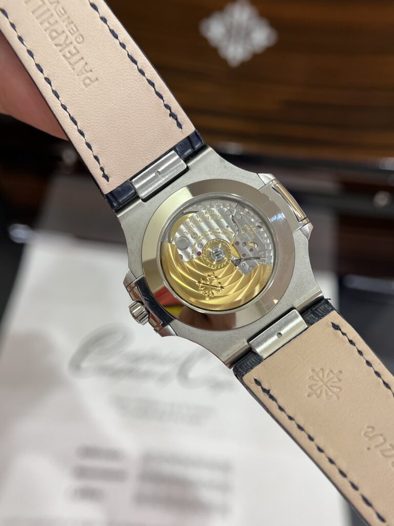 Đồng Hồ Patek Philippe 5726G Dây Da Màu Xanh GRF 40 (3)