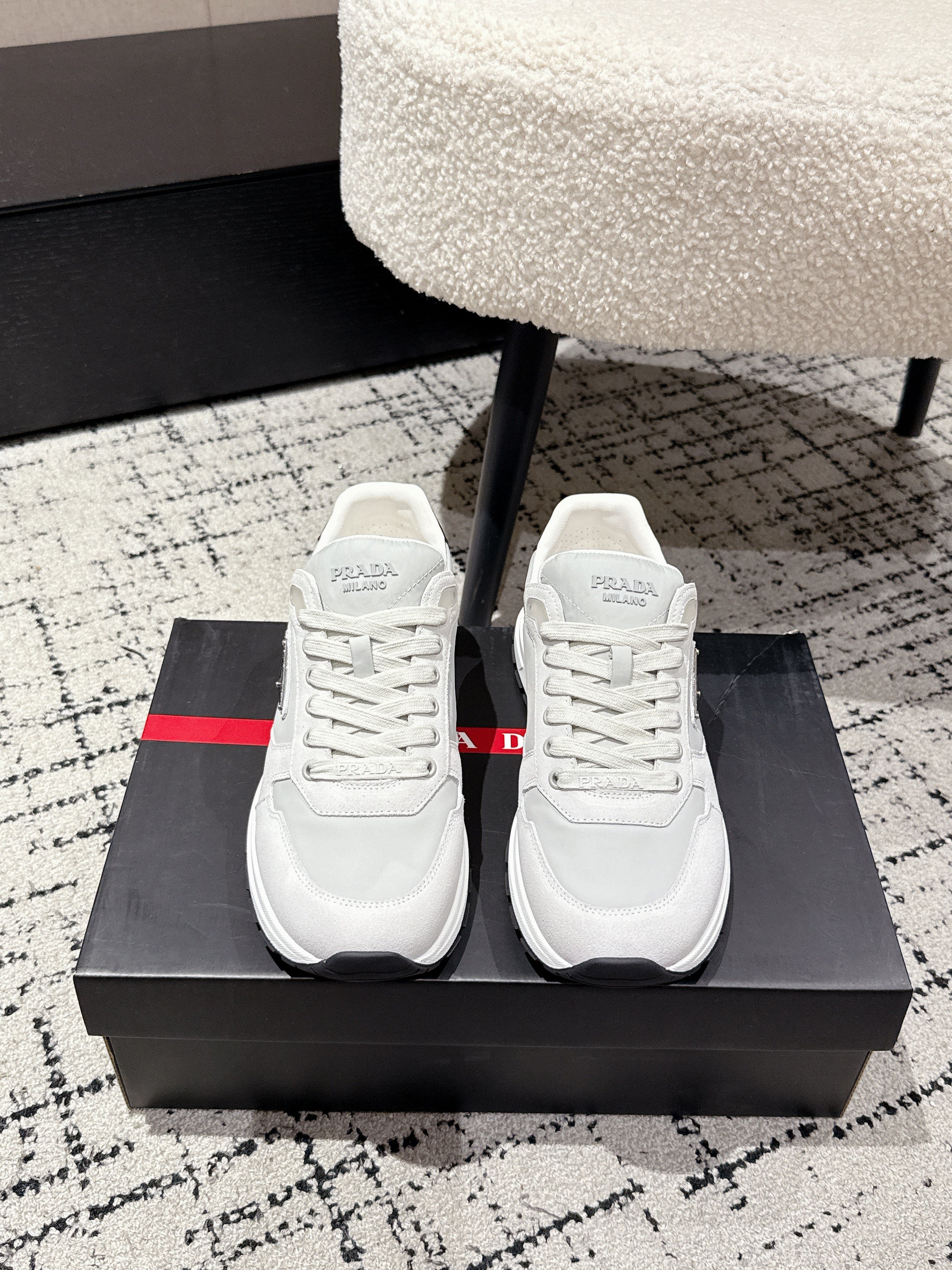 PRADA 25S MEN SNEAKERS LOGO IN WHITE AND MULBERRY NUBUCK AND CANVAS、mysite、Cacoeks