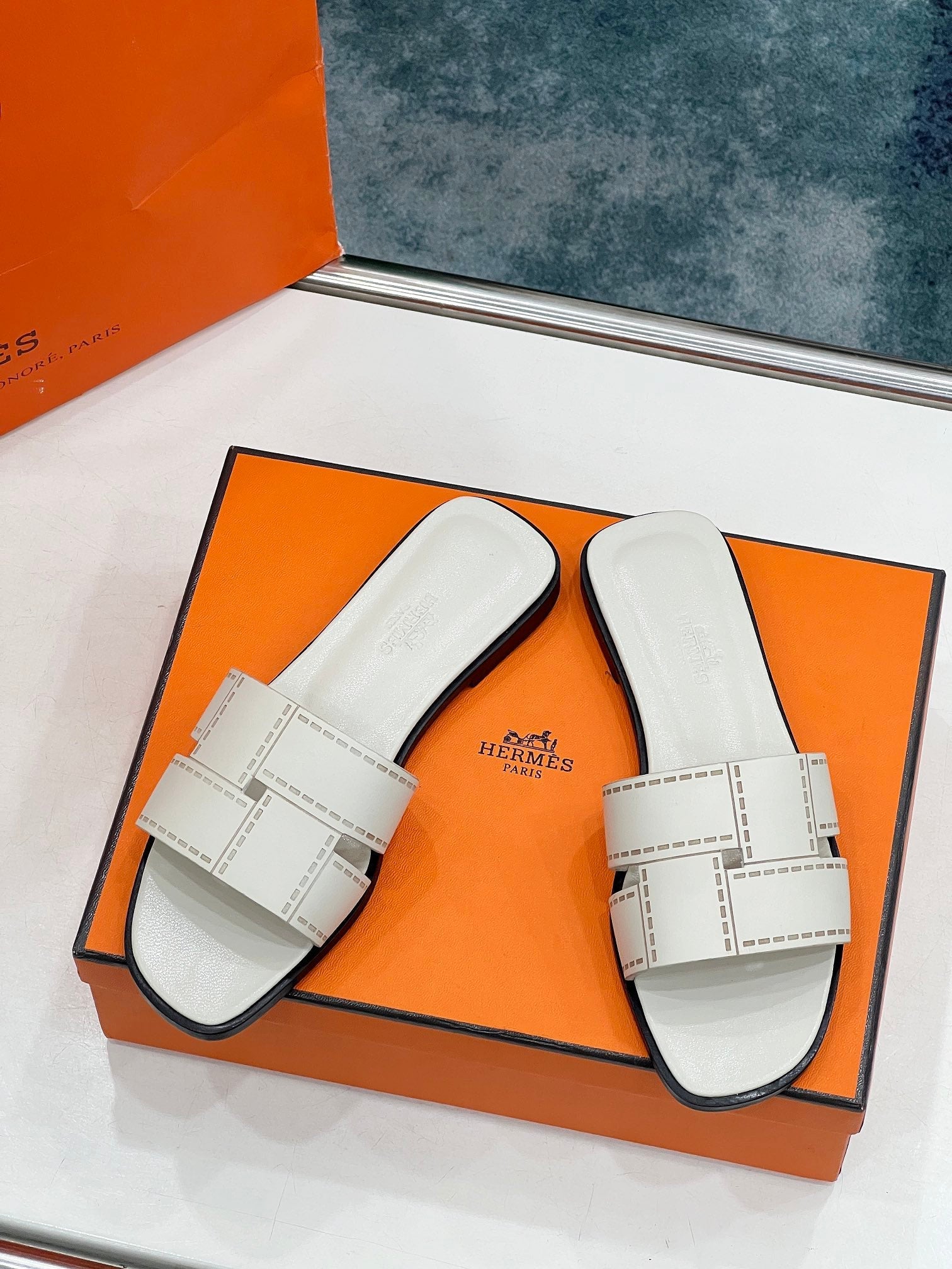 IDIOMA SANDAL IN WHITE CREAM CALFSKIN、mysite、Cacoeks