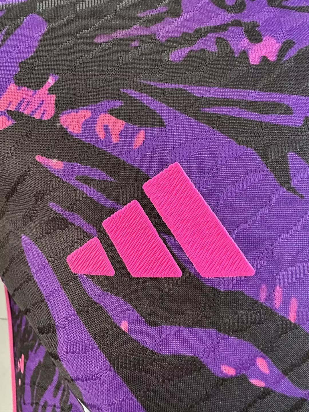 2023/2024 Player Version Real Madrid Football Shirt Classic Edition:football jersey mysite: unitedjerseyfootball 邓江浪:football