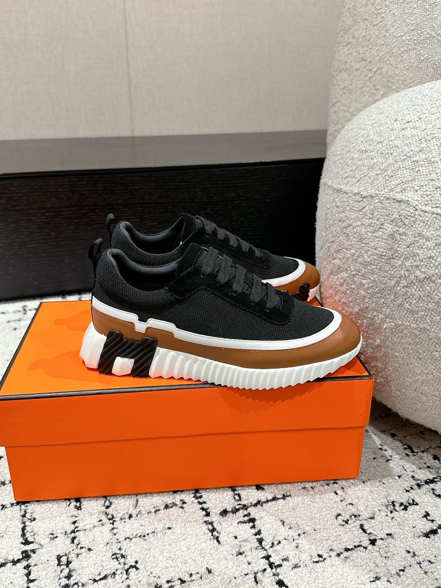 BOUNCING SNEAKER IN BRONZE BROWN CALFSKIN AND BLACK FABRIC、mysite、Cacoeks