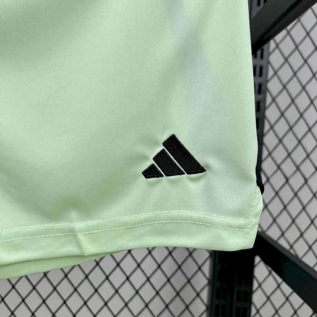 2025/2026 Bayern Munich Goalkeeper Green Football Shirt 1:1 Thai Quality Kids Size:football jersey mysite: unitedjerseyfootball 邓江浪:football