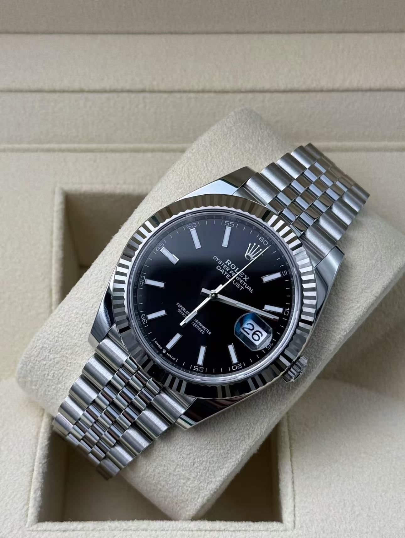 Rolex Datejust 41mm Super Clone Swiss ReplicaWatch Grey Rhodium Dial Ref 126334 3235S wiss Movement