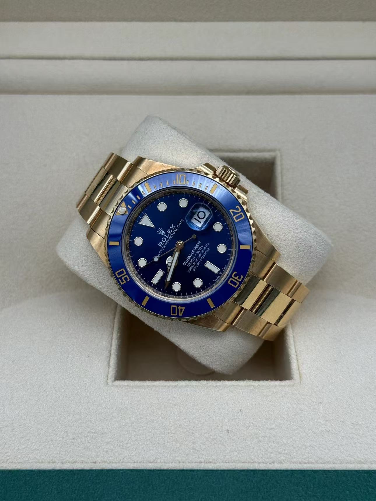 Rolex Submariner Blue DialSuper Clone Swiss ReplicaWatch 18k Gold Ref 126618LB 3235 SwissMovement