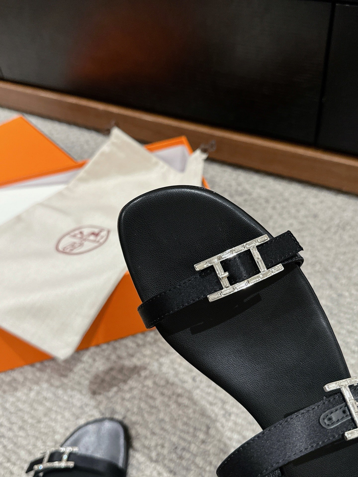 BUCKLE SANDAL BLACK CALFSKIN、mysite、Cacoeks