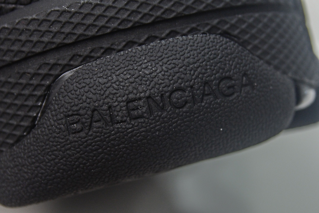 Balenciaga Triple S Sneaker in Black、mysite、Cacoeks