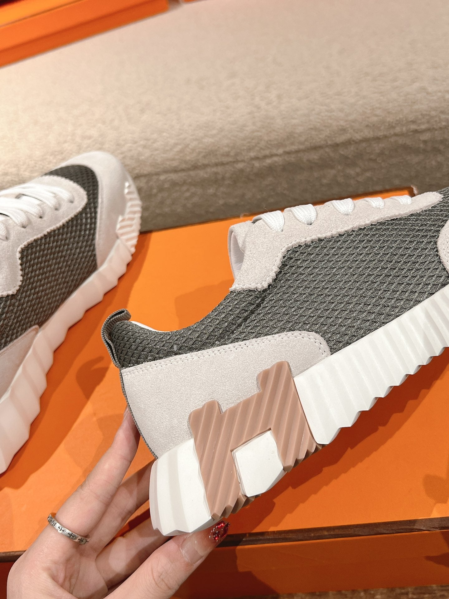 MAINLAND SNEAKER IN PALE GRAY SUEDE AND SMOKE GRAY BREATHABLE MESH FABRIC、mysite、Cacoeks