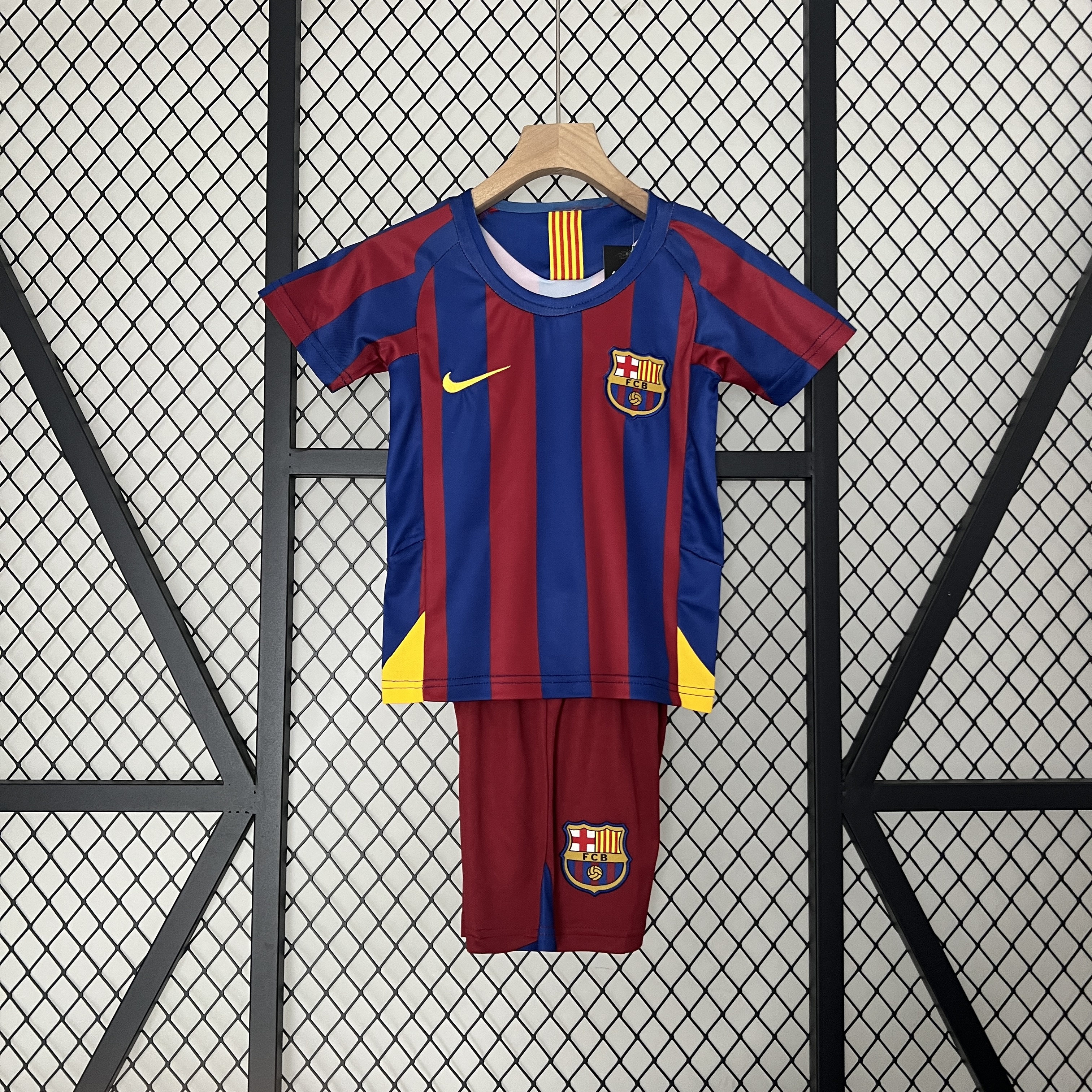 ManixJersey.com | Retro Barcelona 2005-06 Home Stadium Kids Kit -Customize Name, Number and Patch | Worldwide Shipping