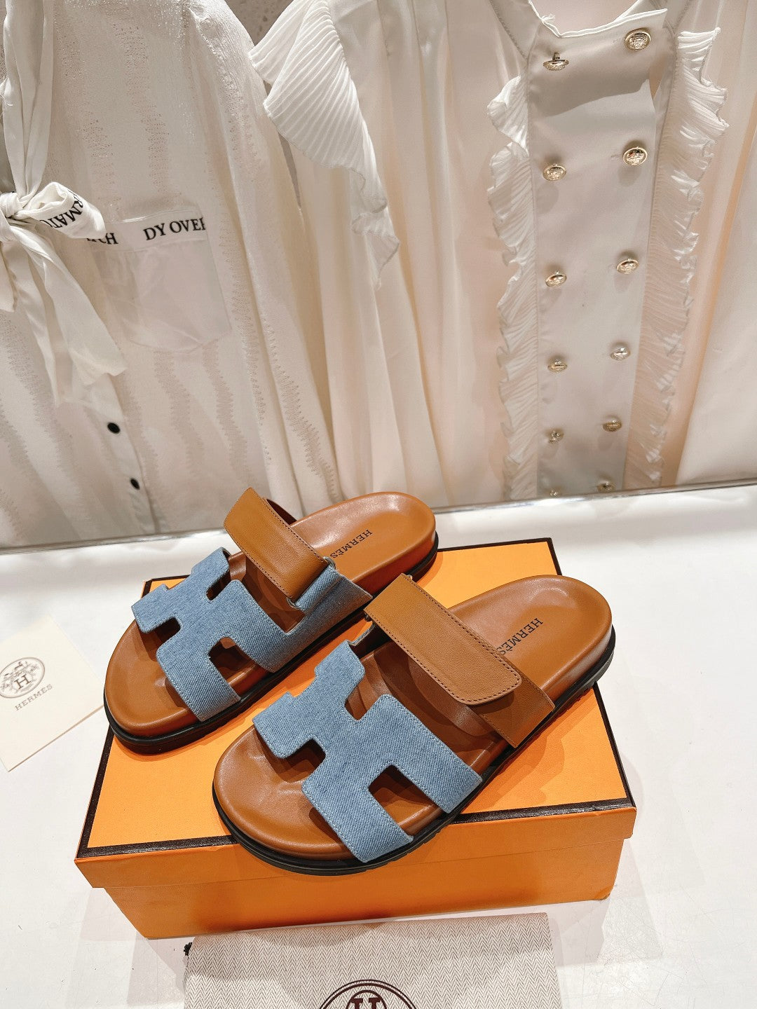 CHYPRE SANDAL BRIGHT BROWN LAMBSKIN AND BLUE DENIM、mysite、Cacoeks
