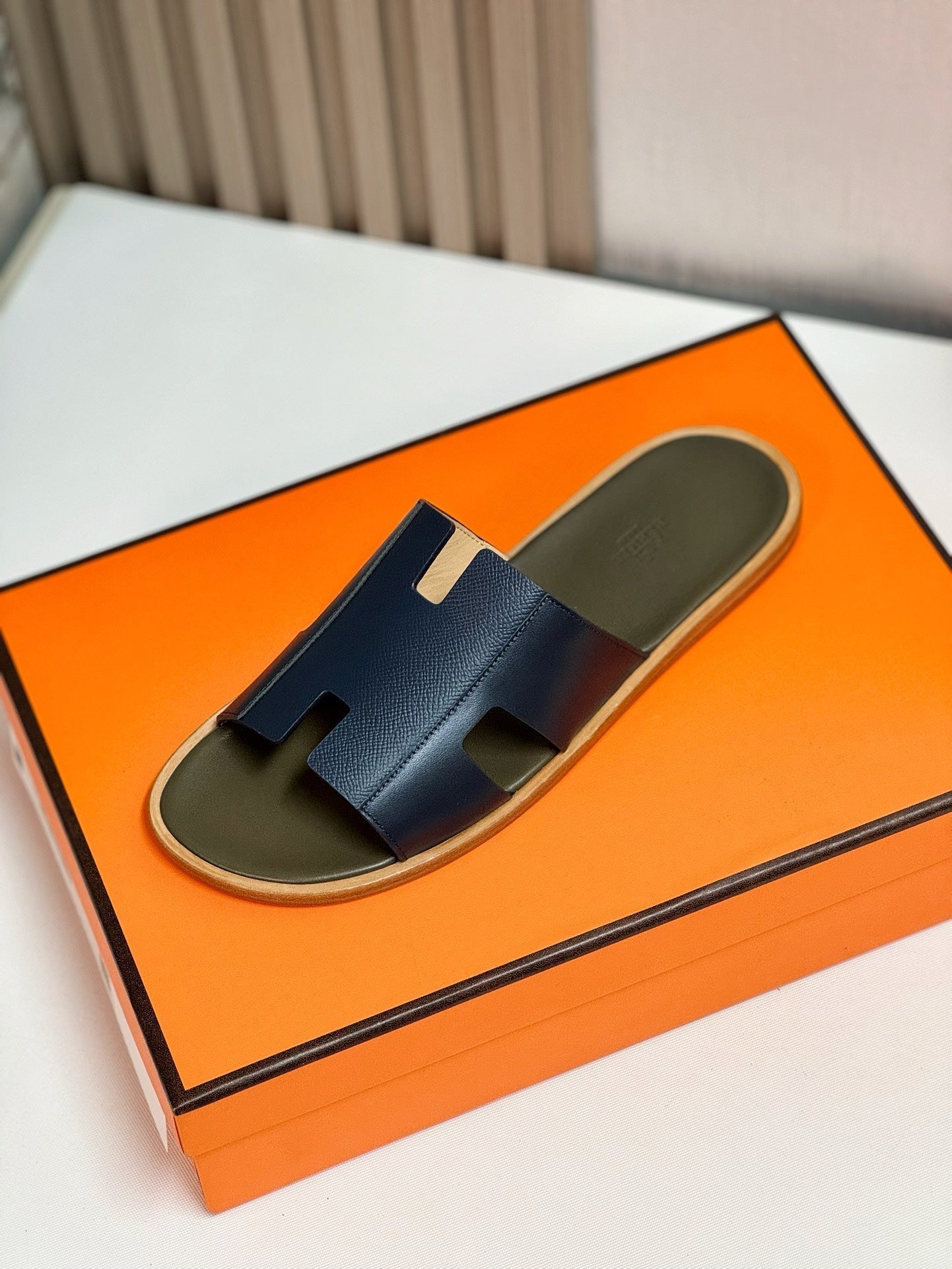 Izmir sandal crocodide black、mysite、Cacoeks