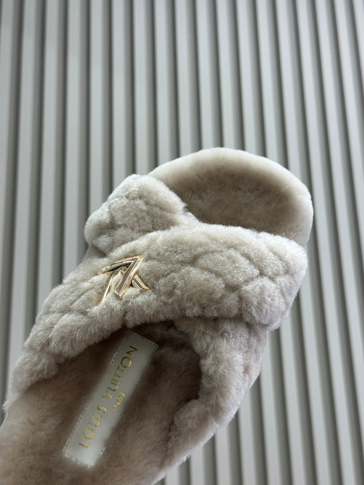 LV WOMEN'S SUNSET COMFORT FLAT MULE IN BEIGE FLEECE、mysite、Cacoeks