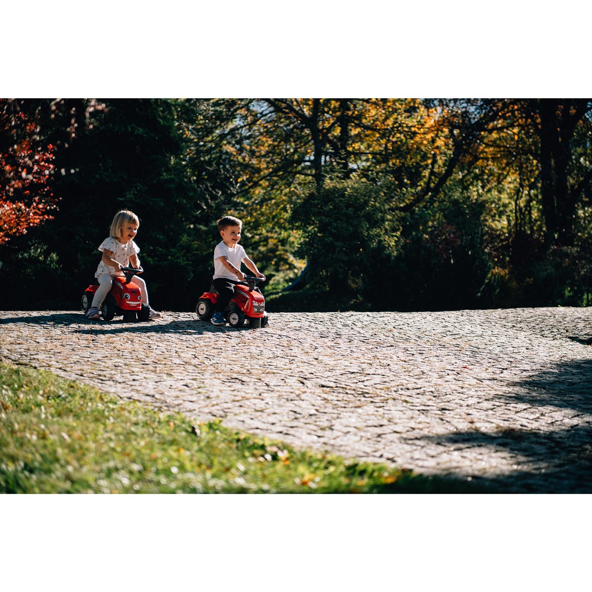 GEEK BAR-https://www.hot-toy.com/