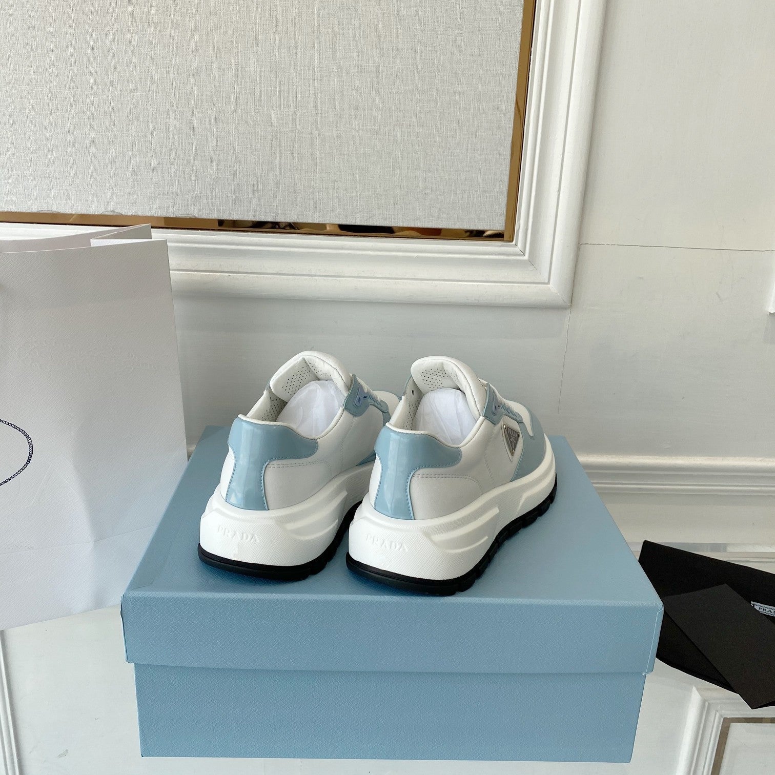 PRADA 25S THICK SOLE SNEAKER IN WHITE AND LIGHT BLUE CALFSKIN、mysite、Cacoeks