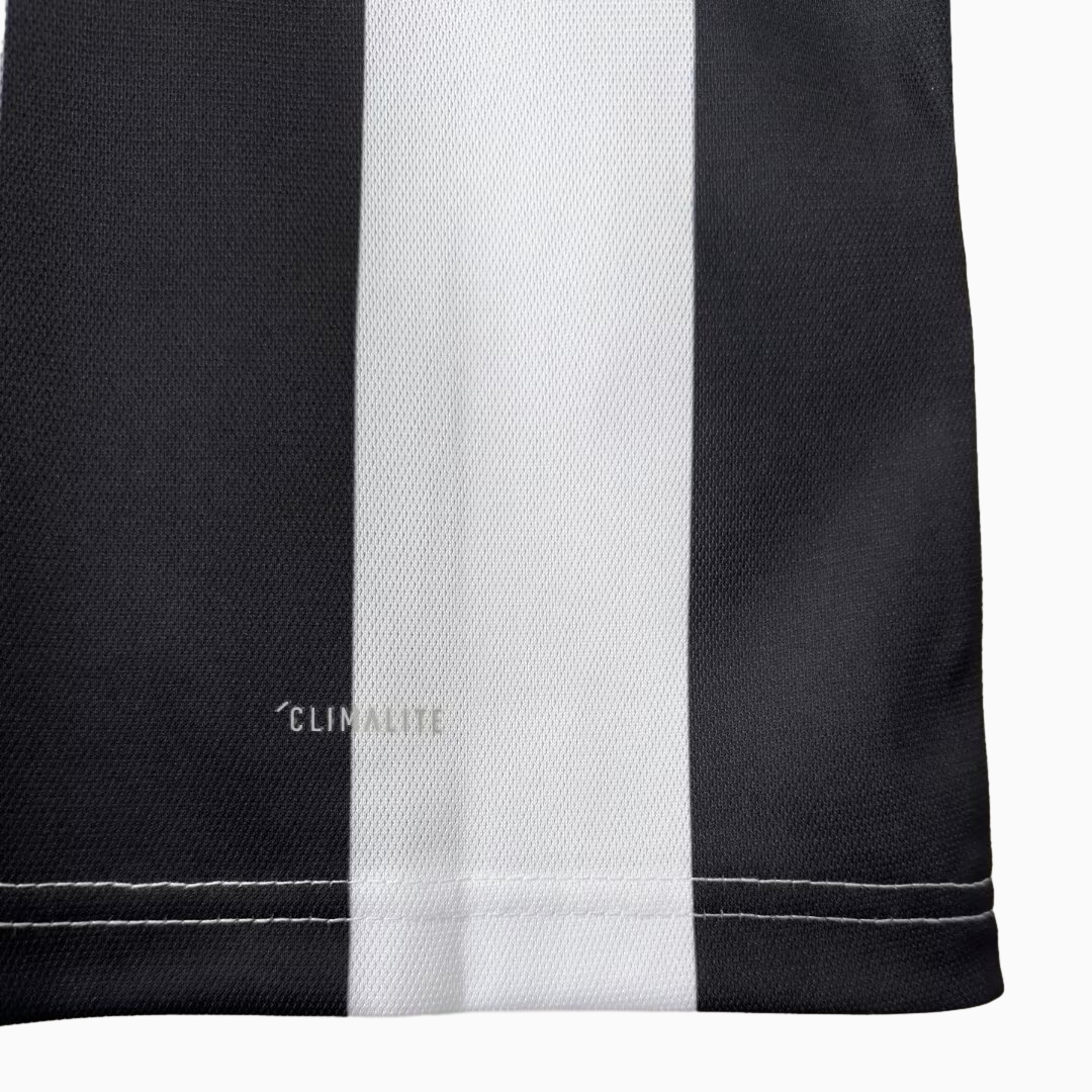 ManixJersey.com | Retro Juventus 2017-18 120th Anniversary Special Edition Jersey -Customize Name, Number and Patch | Worldwide Shipping