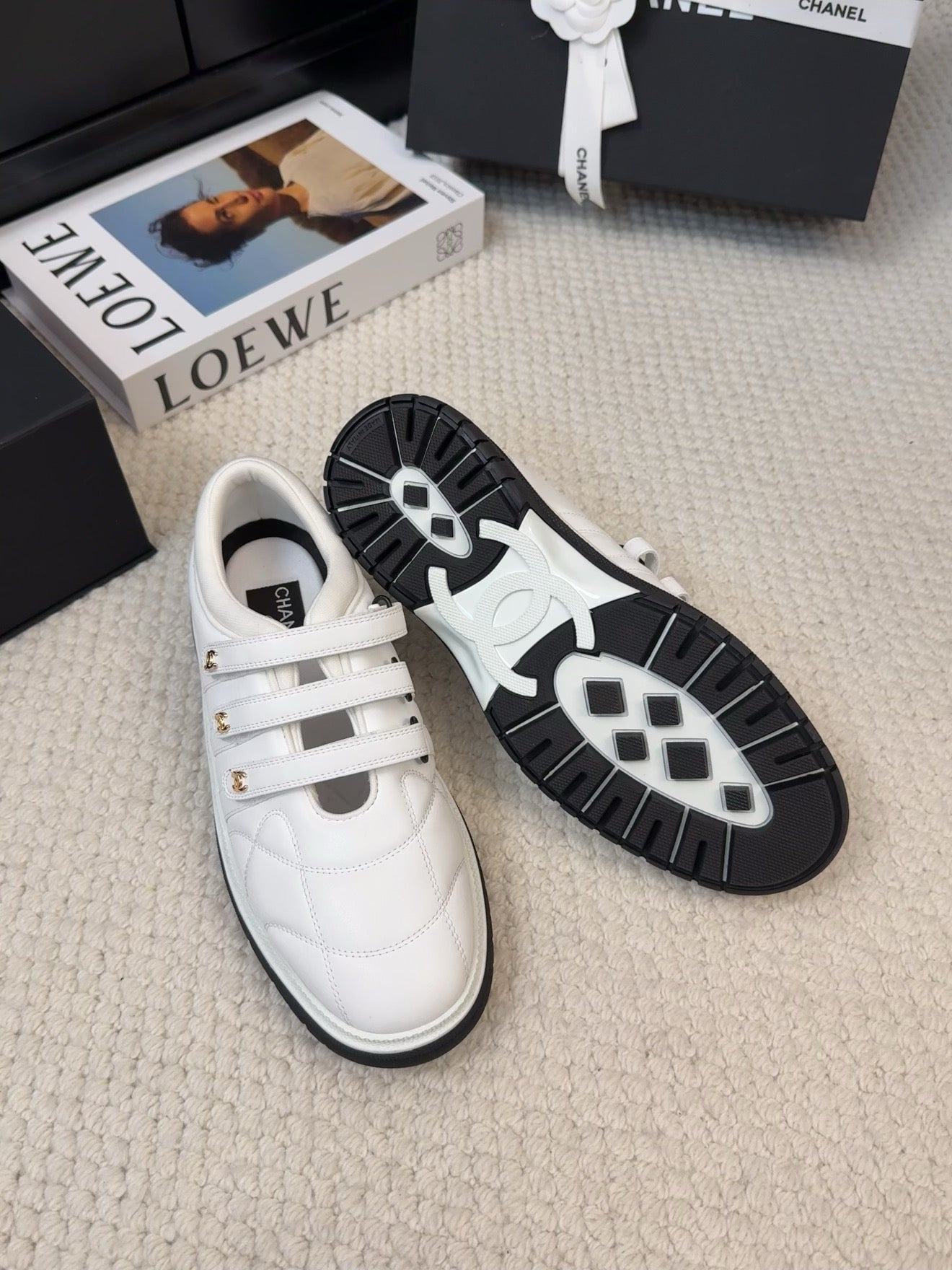 SNEAKERS WITH THREE STRAPS IN WHITE CALFSKIN、mysite、Cacoeks