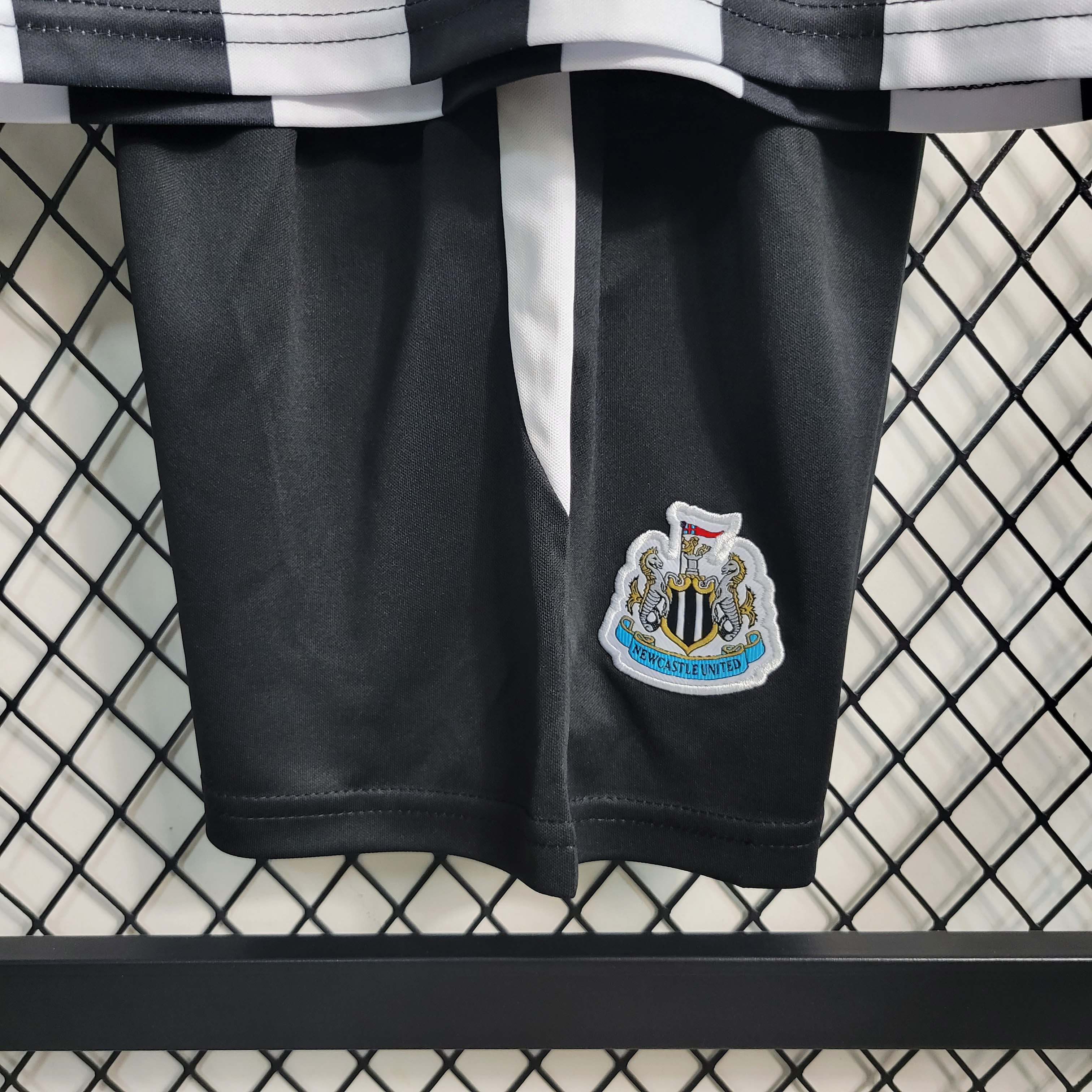 2023/2024 Newcastle United Home Football Jersey Shirt 1:1 Thai Quality Kids Size:football jersey mysite: unitedjerseyfootball 邓江浪:football