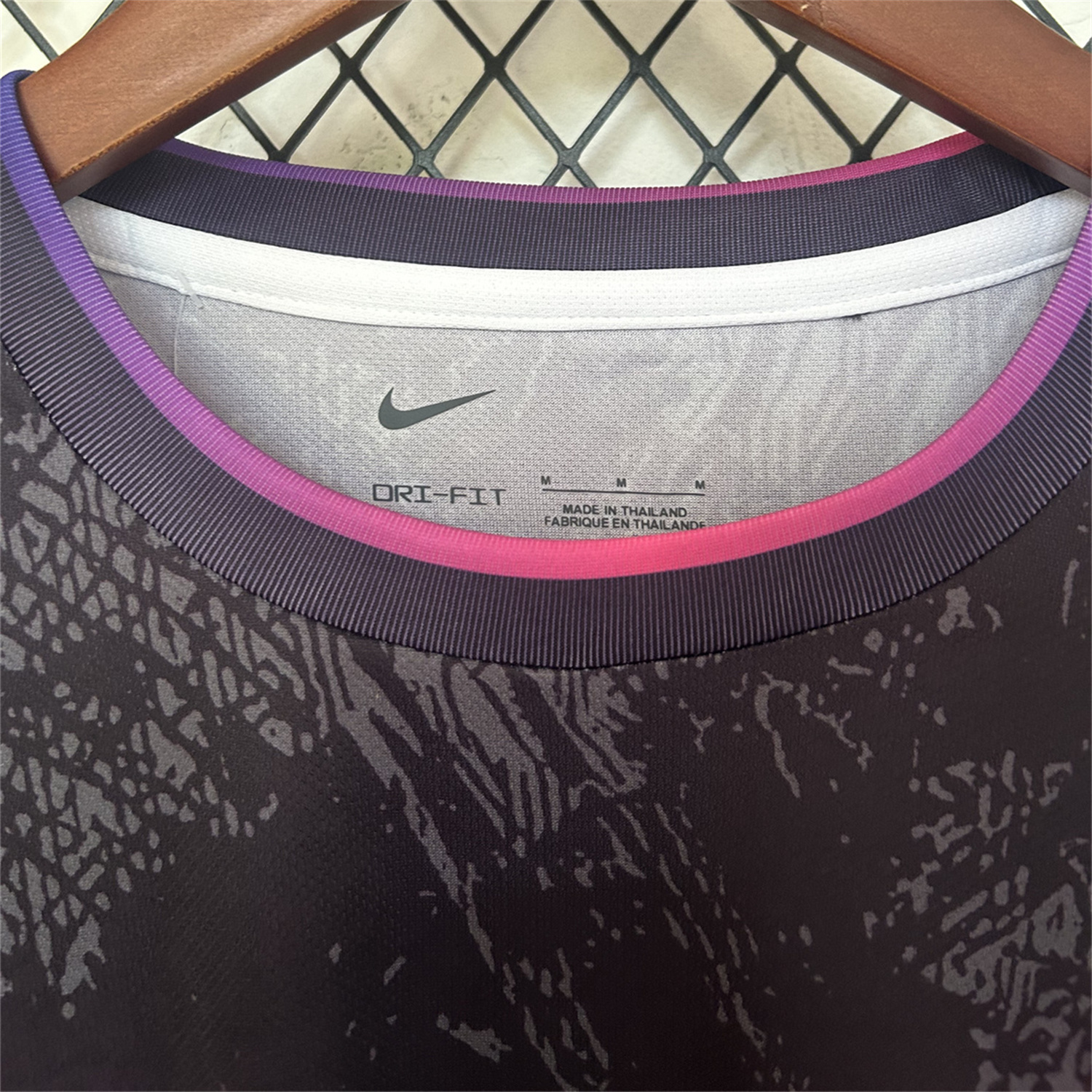 UltraTrikot-Barcelona 25-26 Pink Lion Black Jersey - Fans Version