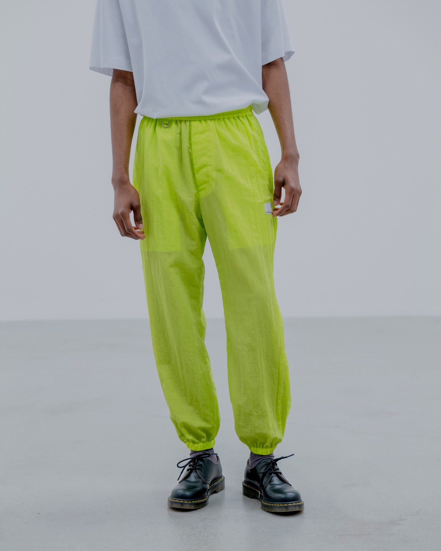 uniform experiment 25S/S CRYSTAL NYLON LOOSE FIT JOGGER PANTS  UE-250022 