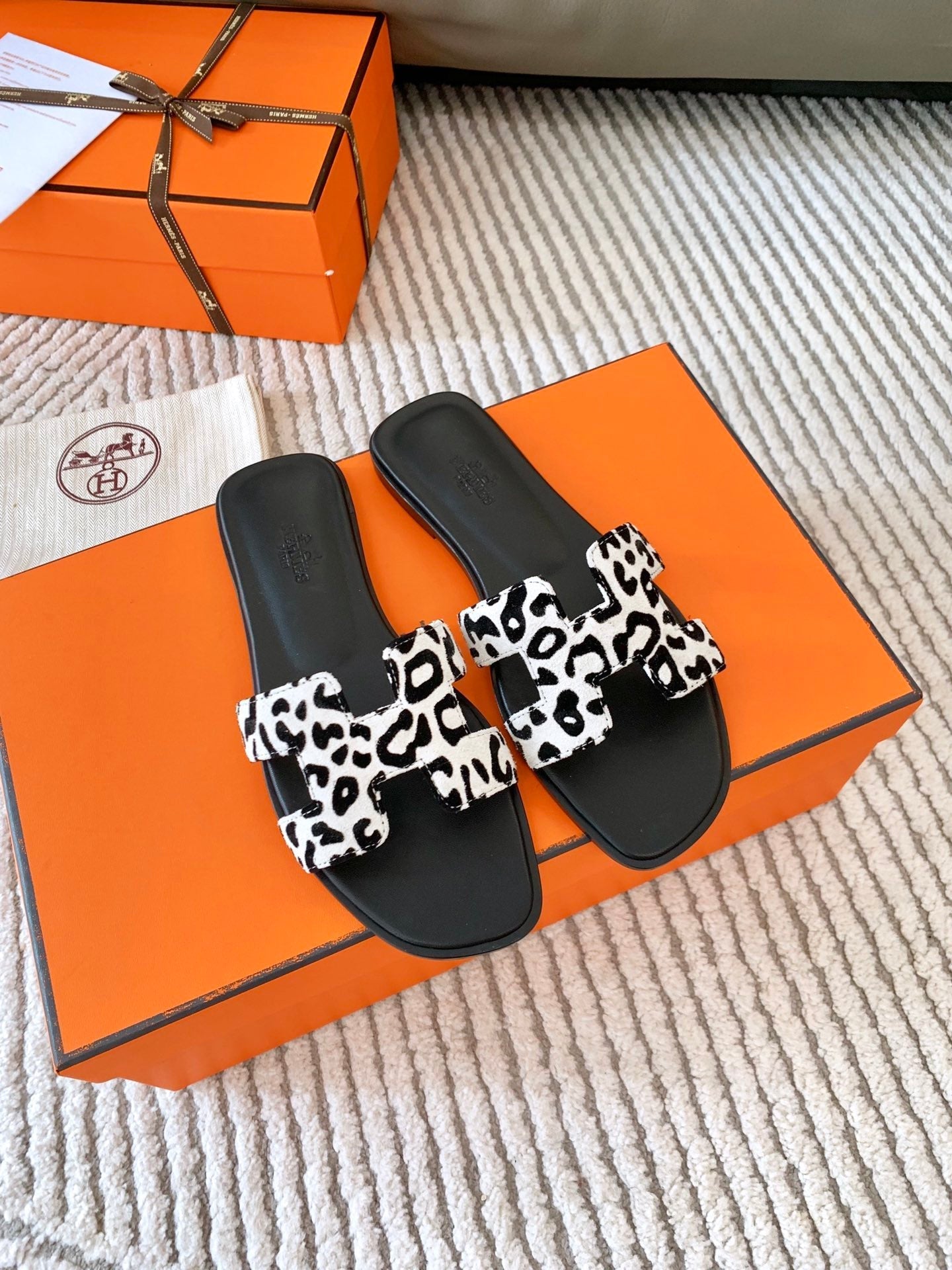 0RAN SANDAL IN BLACK MIX WHITE SUEDE、mysite、Cacoeks