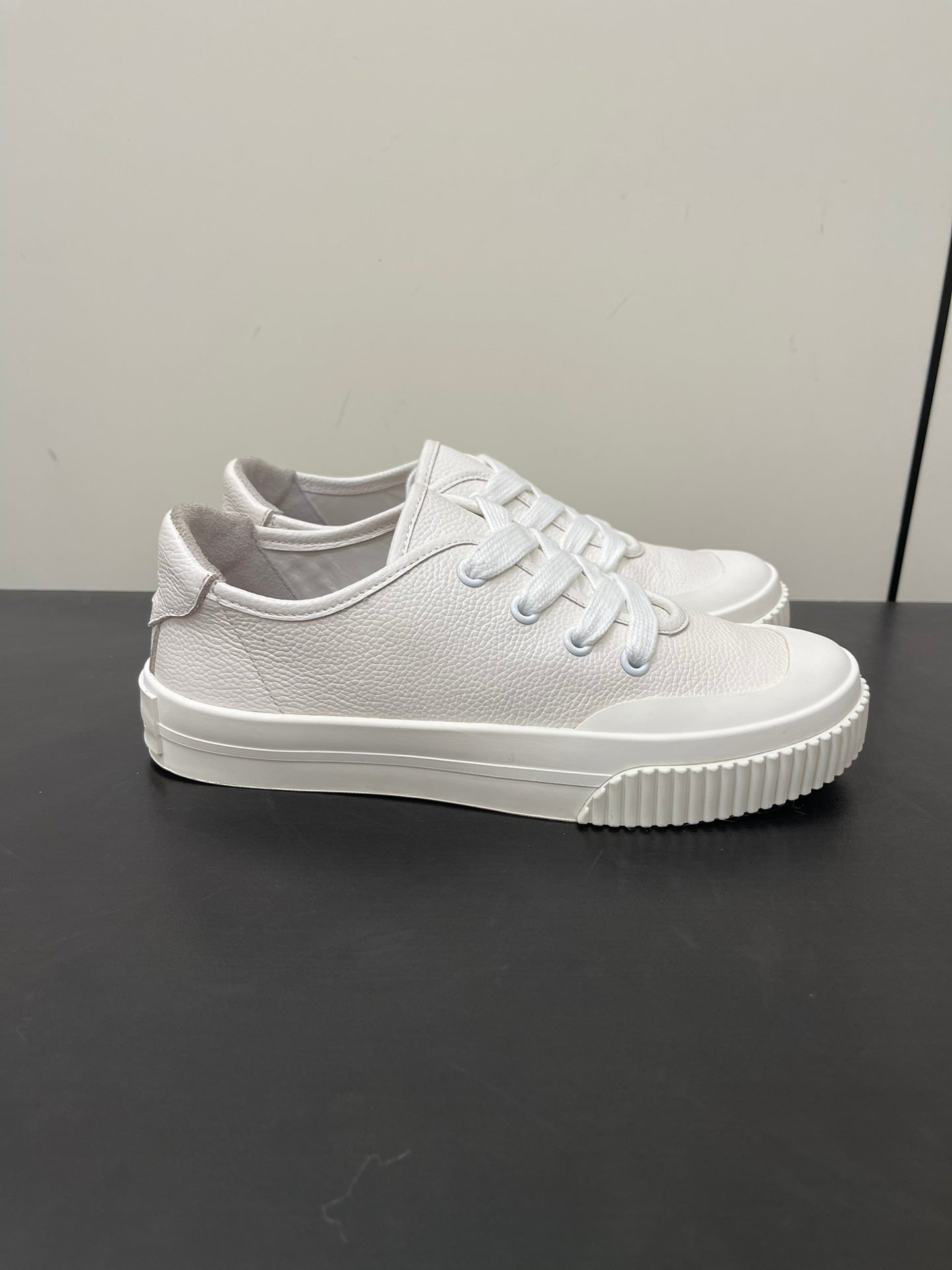 LP CLASSIC BISCUIT SNEAKERS WHITE CALFSKIN、mysite、Cacoeks