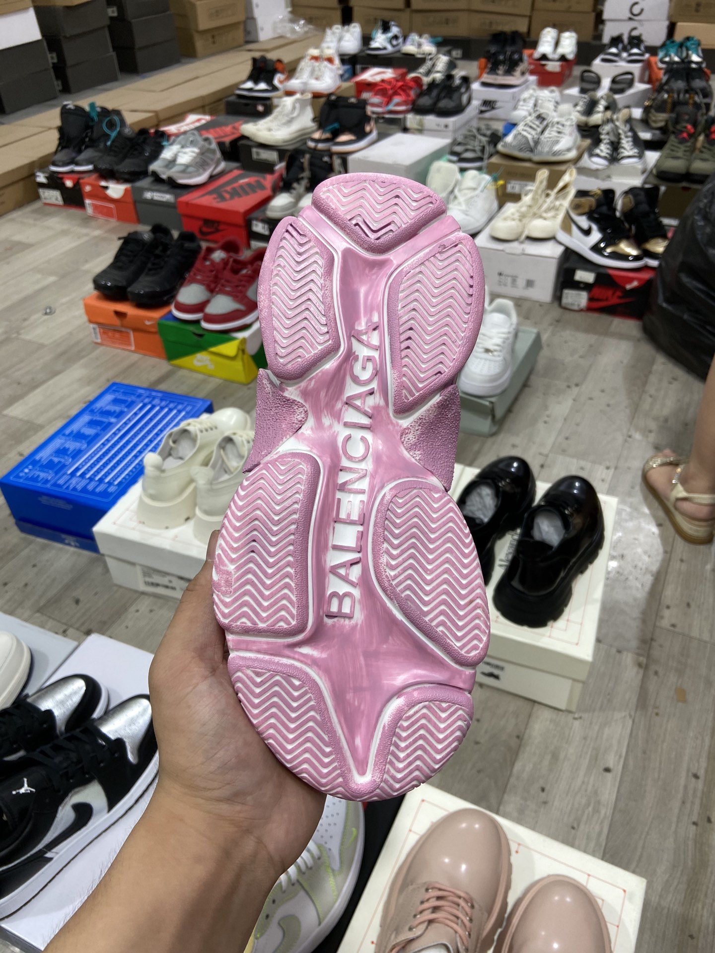 Balenciaga Triple S Sneaker in Faded Pink、mysite、Cacoeks