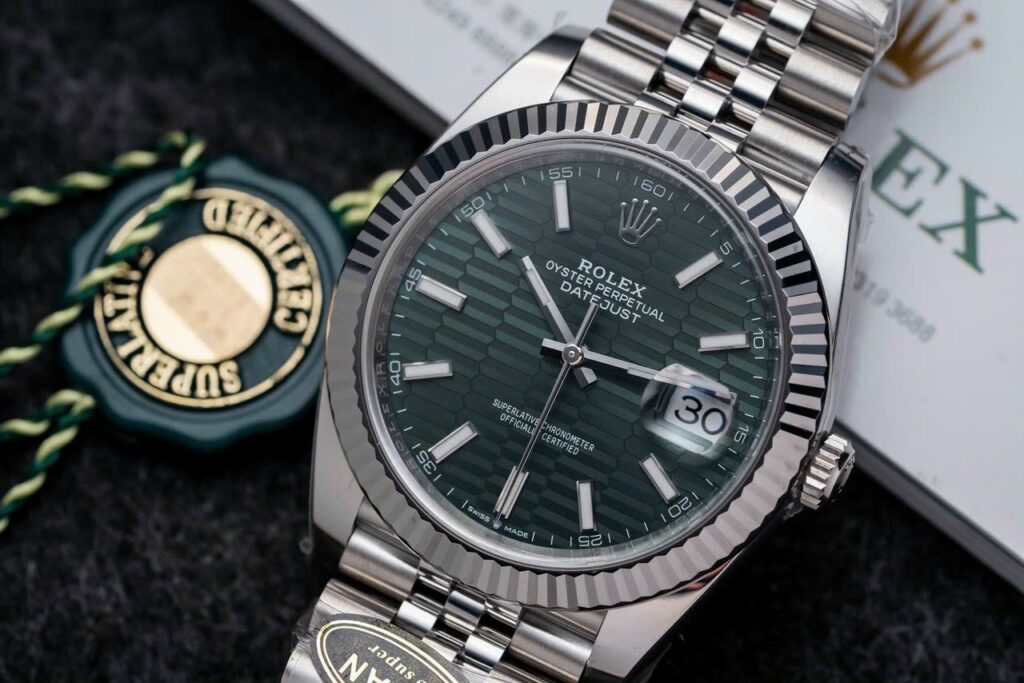 Đồng Hồ Rolex DateJust 126334 Mặt Nếp Gấp Xanh Lá Clean 41mm (1)