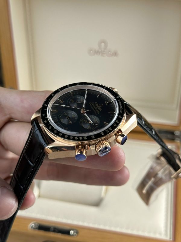 Đồng Hồ Omega SpeedMaster MoonWatch Chế Tác Mặt Đen Nhà Máy RM 44mm (2)