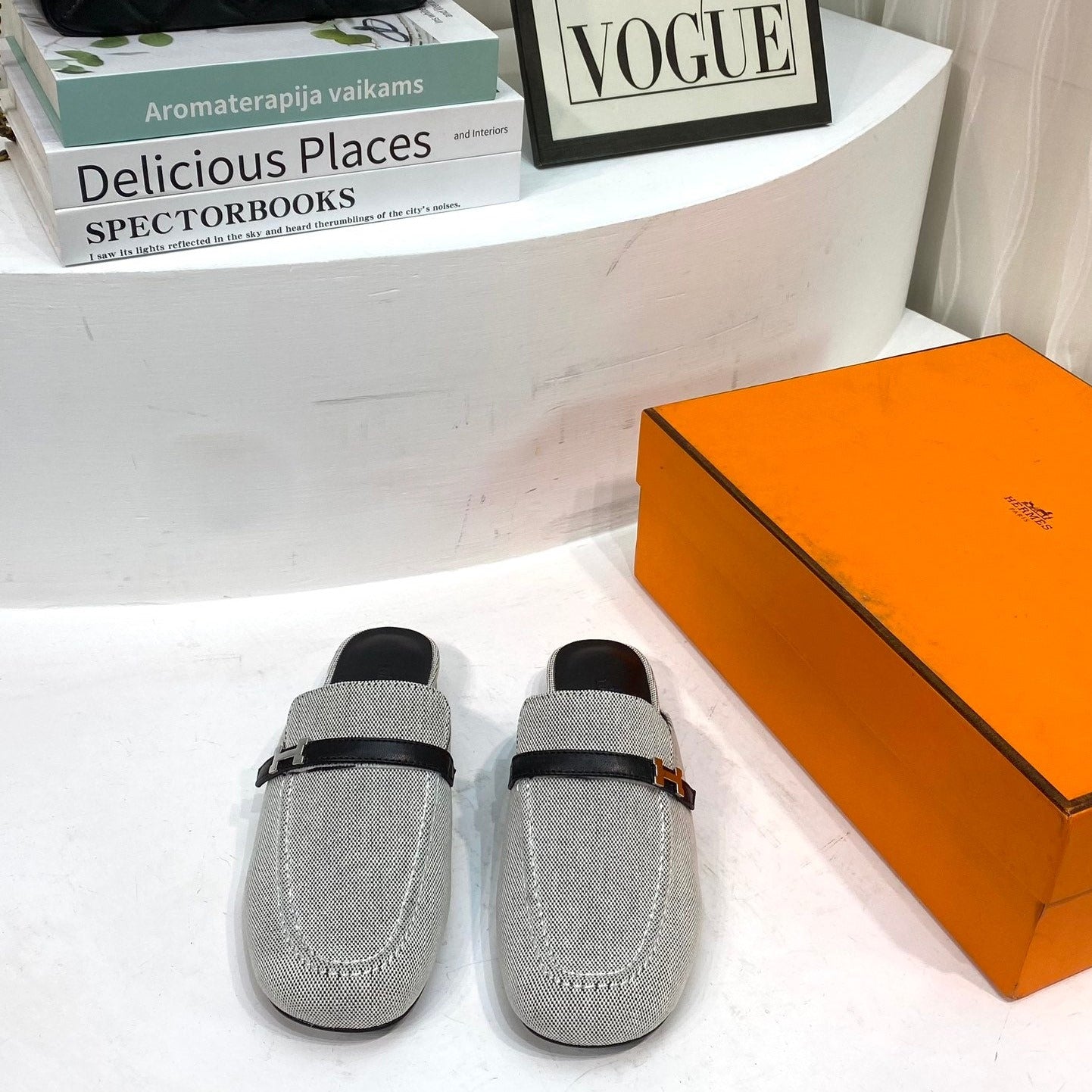 IENA MULE GRAY CANVAS AND BLACK CALFSKIN、mysite、Cacoeks