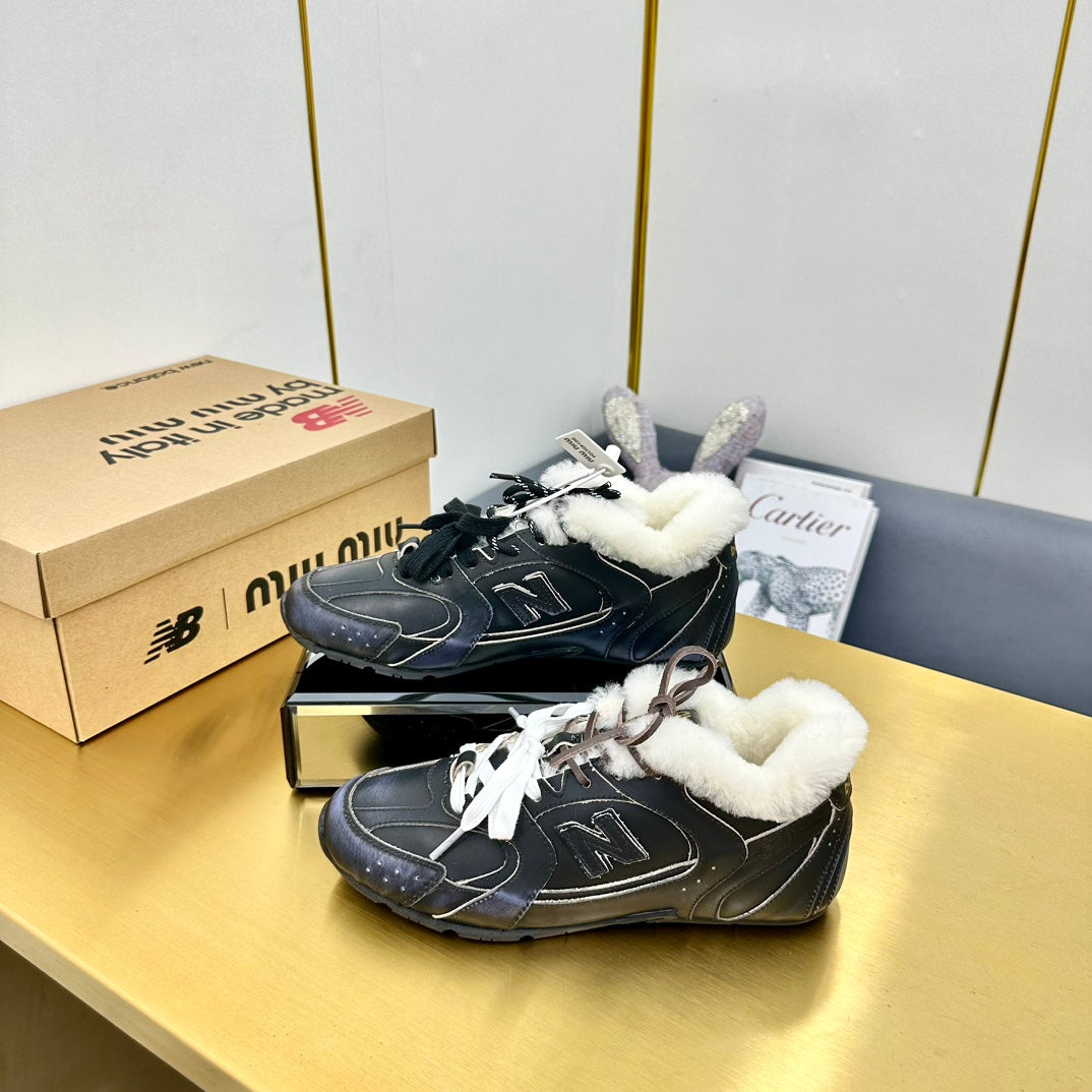 MIUXNB 530 SNEAKERS IN BLACK CALFSKIN SHEARLING、mysite、Cacoeks